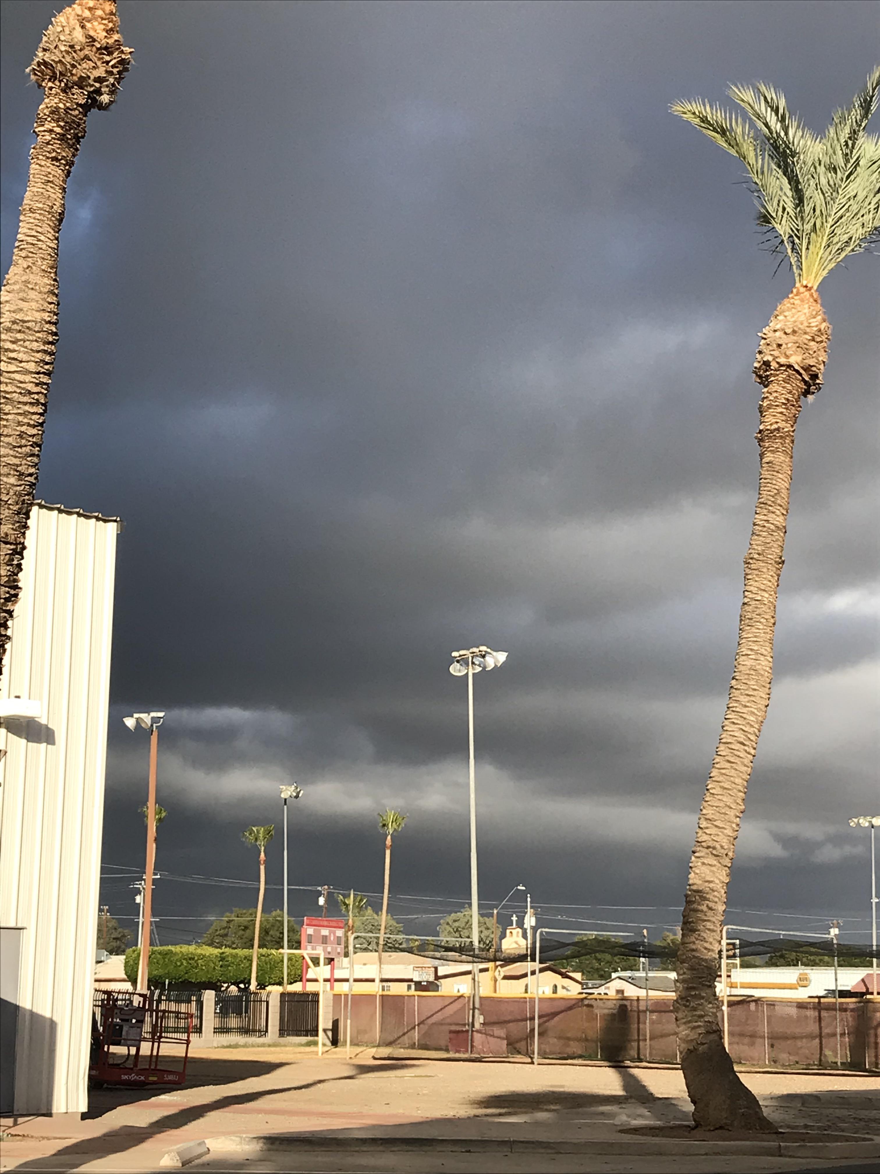 This is taken from Somerton, anyone see the grey skies?? ] r/yuma