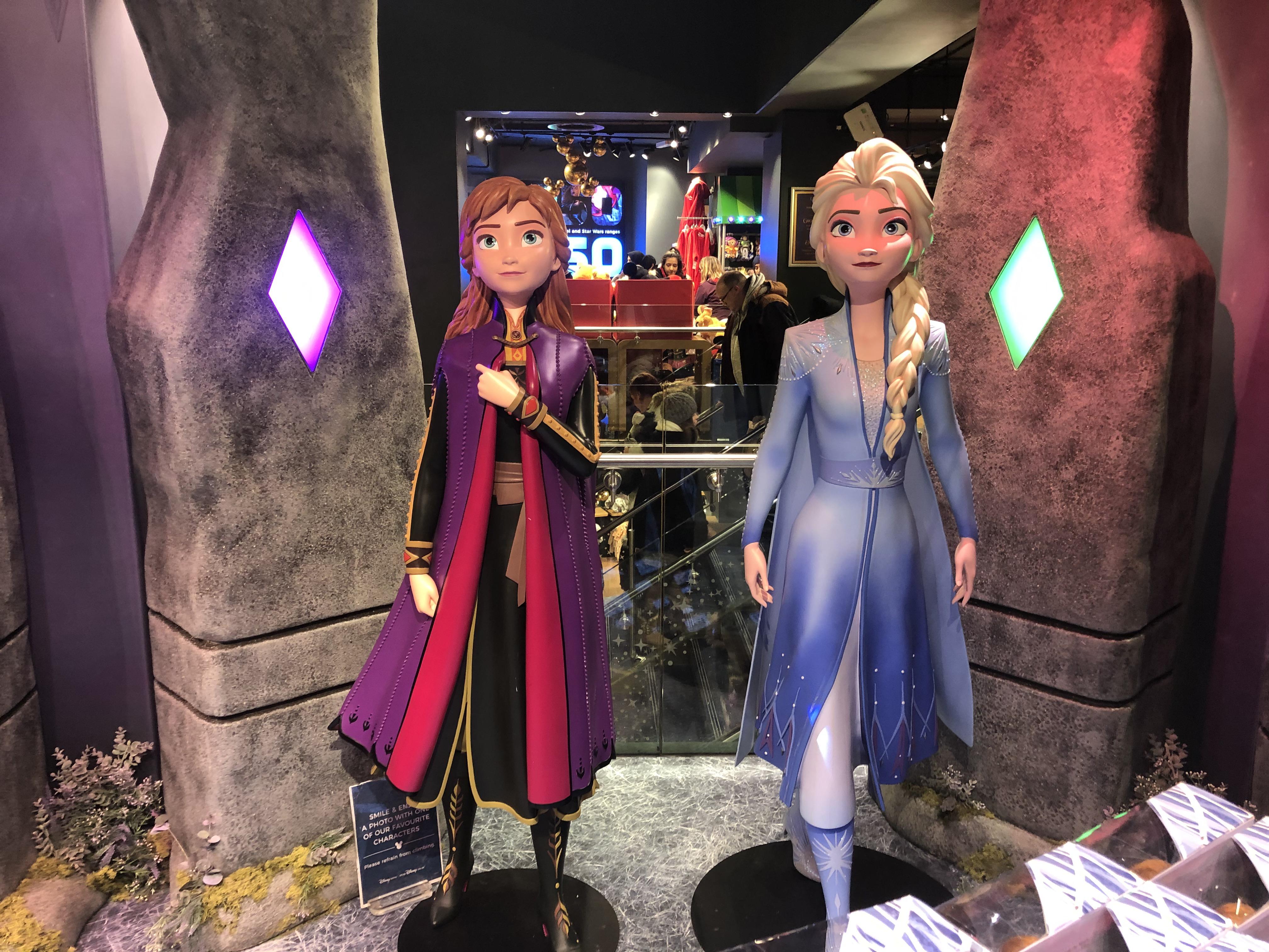 Elsa & Anna in Disney Store in London last year r/Frozen