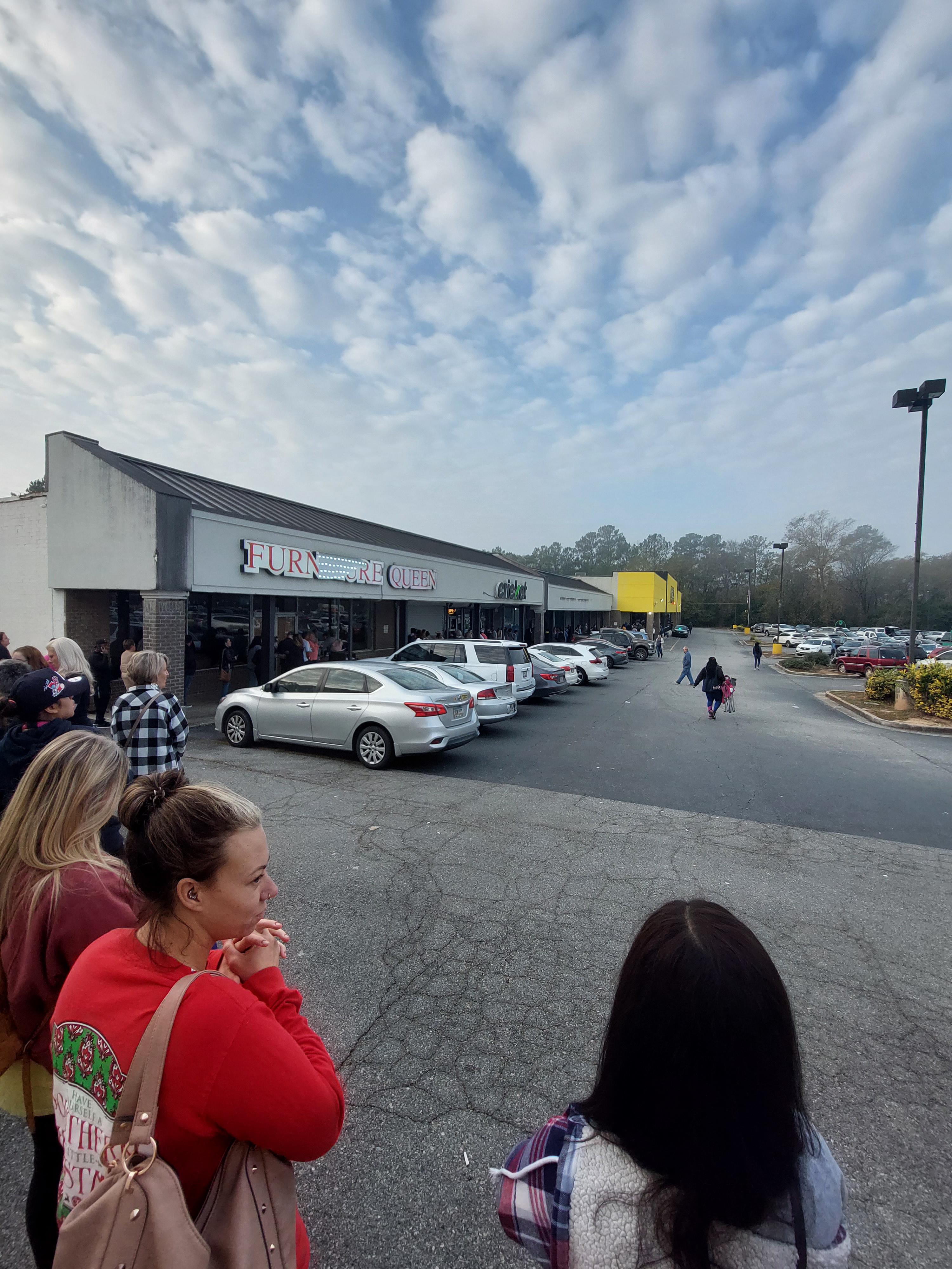 Daily Dealz worth the insanely long line? r/macon