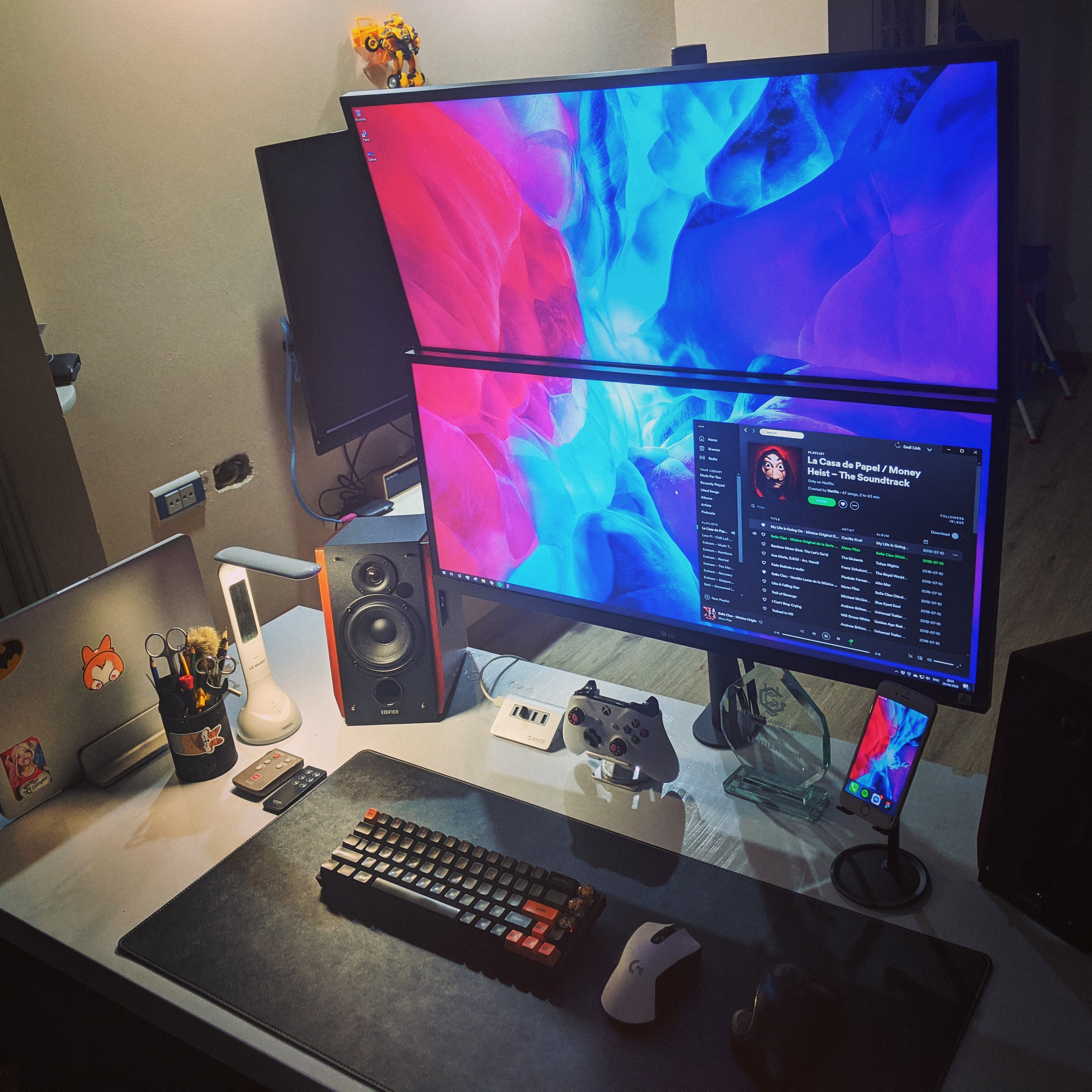 Finally did this, vertical 2 UW monitors! r/ultrawidemasterrace