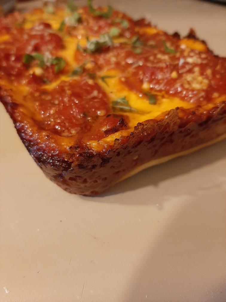 [Homemade] Detroit Deep Dish Pizza r/food