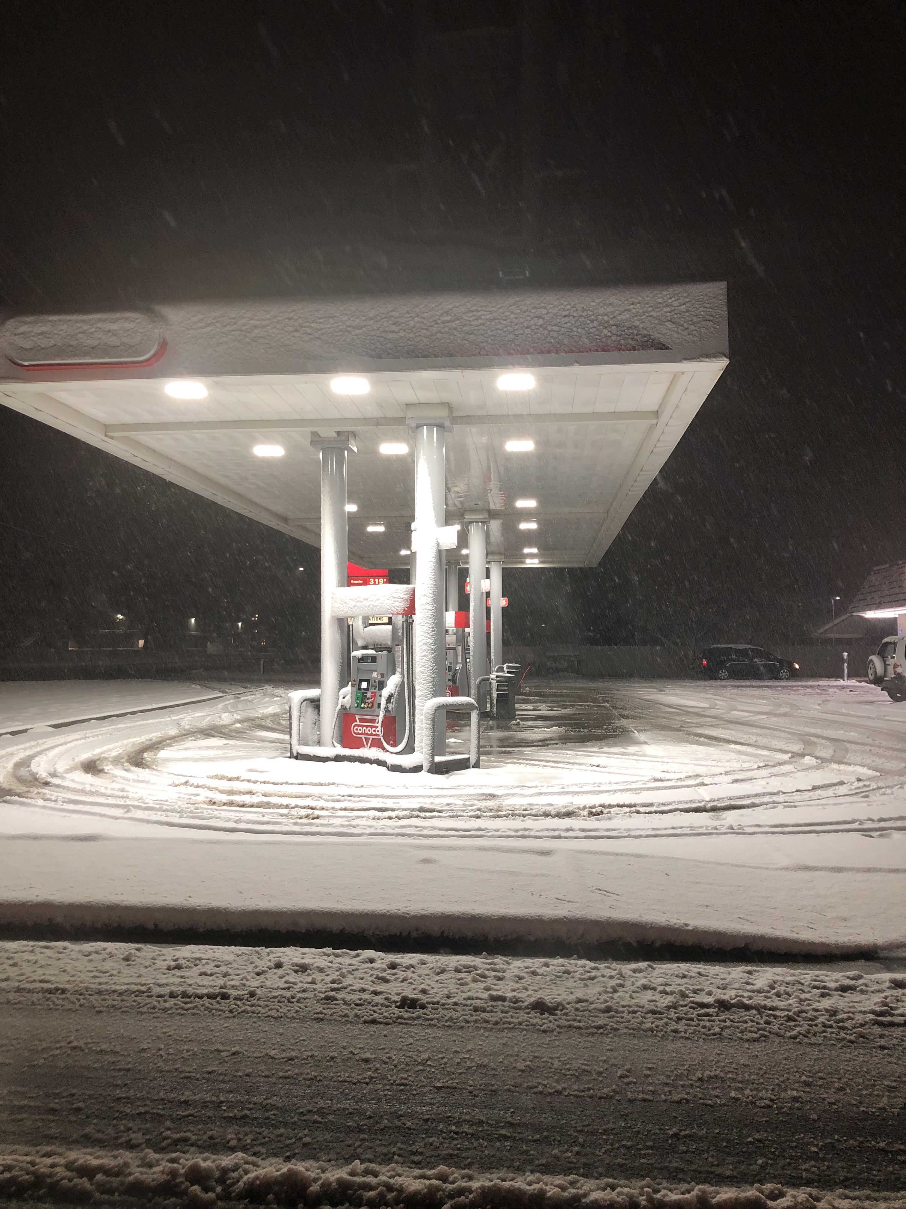 Gas station in the snow r/LiminalSpace