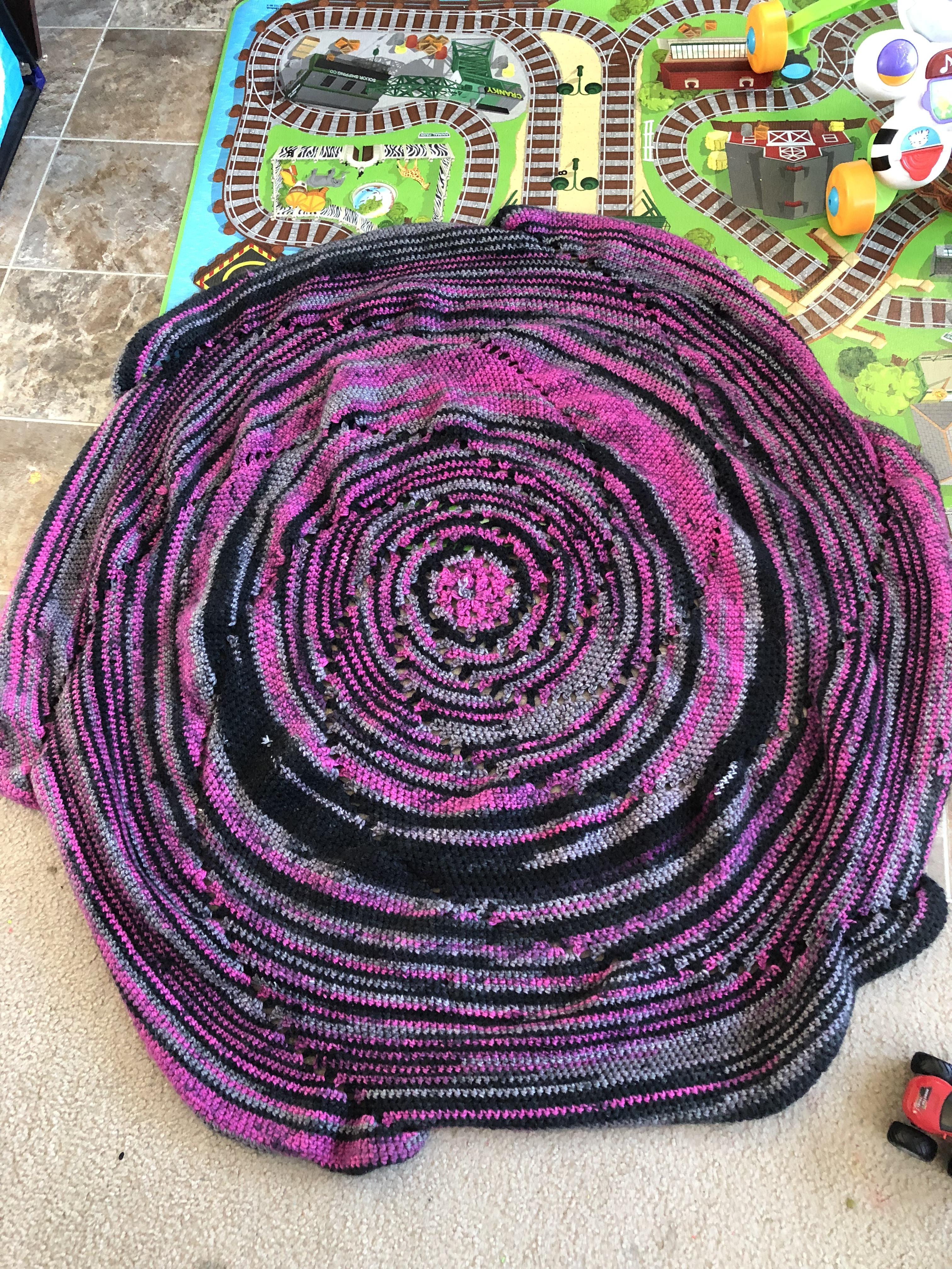 3+ years of off and on work and my spiral blanket is finally done r
