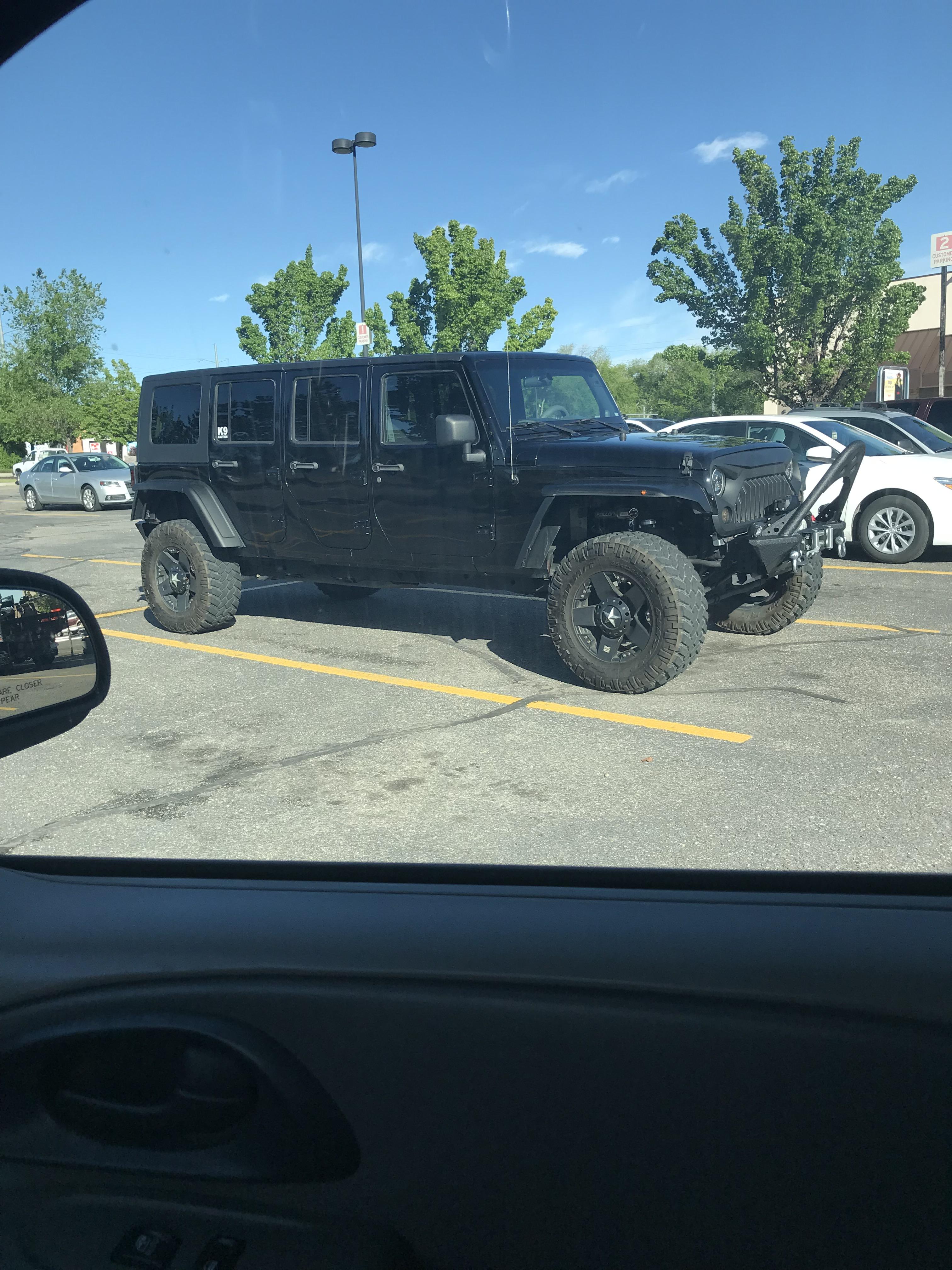 This 6 door Jeep Wrangler : r/mildlyinteresting
