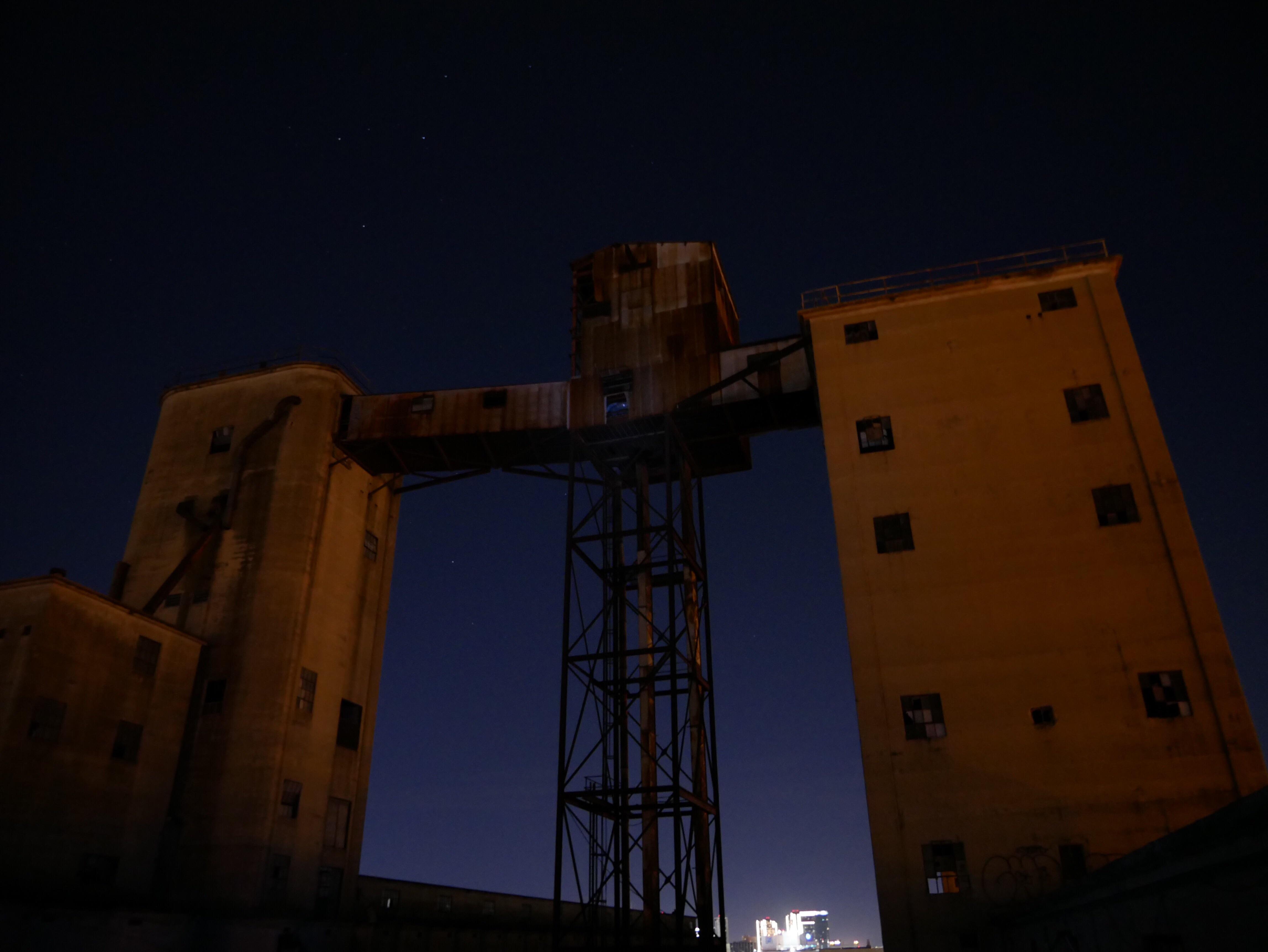 Abandoned Grain Silos in Fort Worth, Texas r/urbanexploration