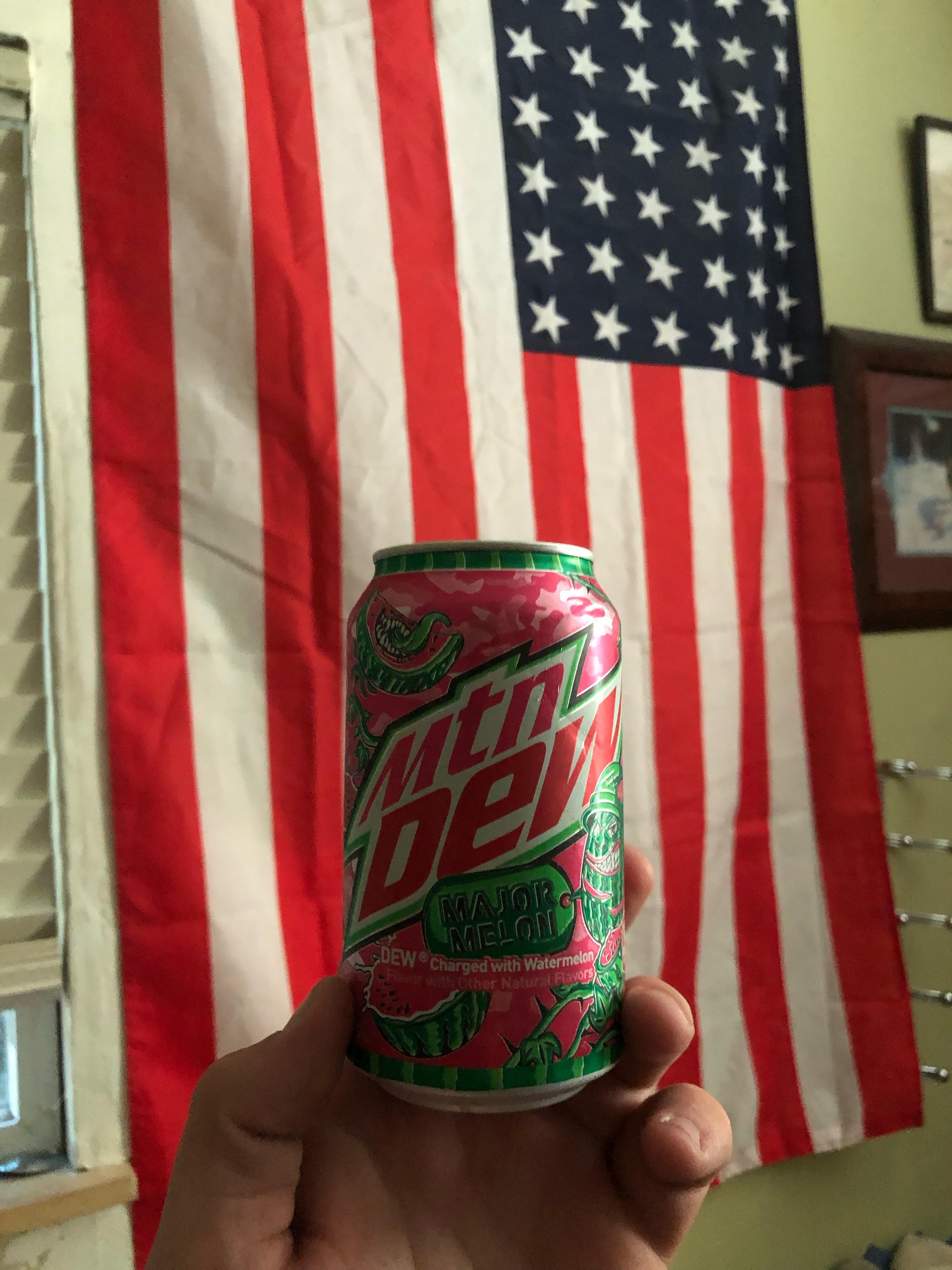 Does anybody on this sub not hate Major Melon?? : mountaindew