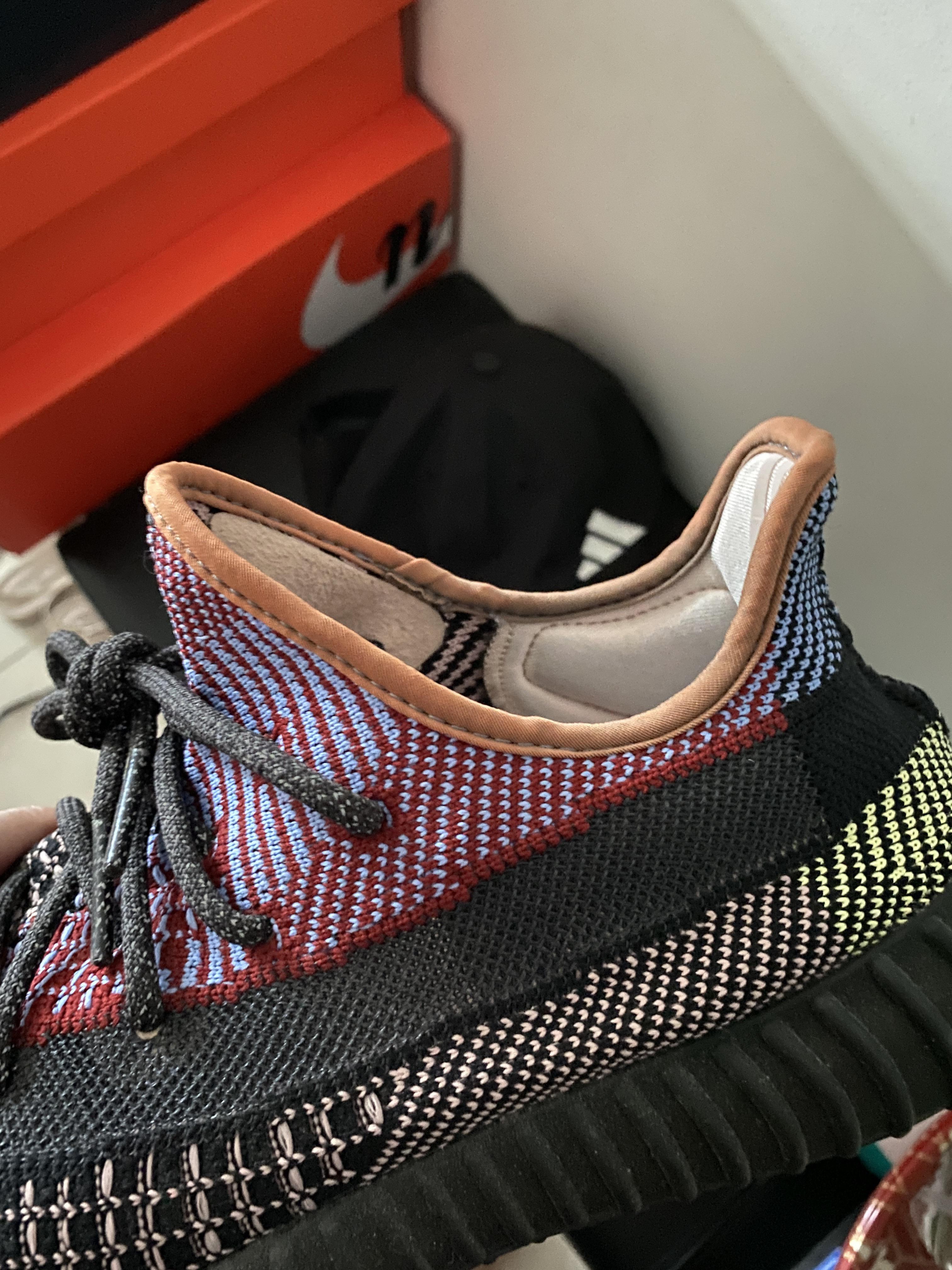 Yeezy heel collar fade in color r/yeezys