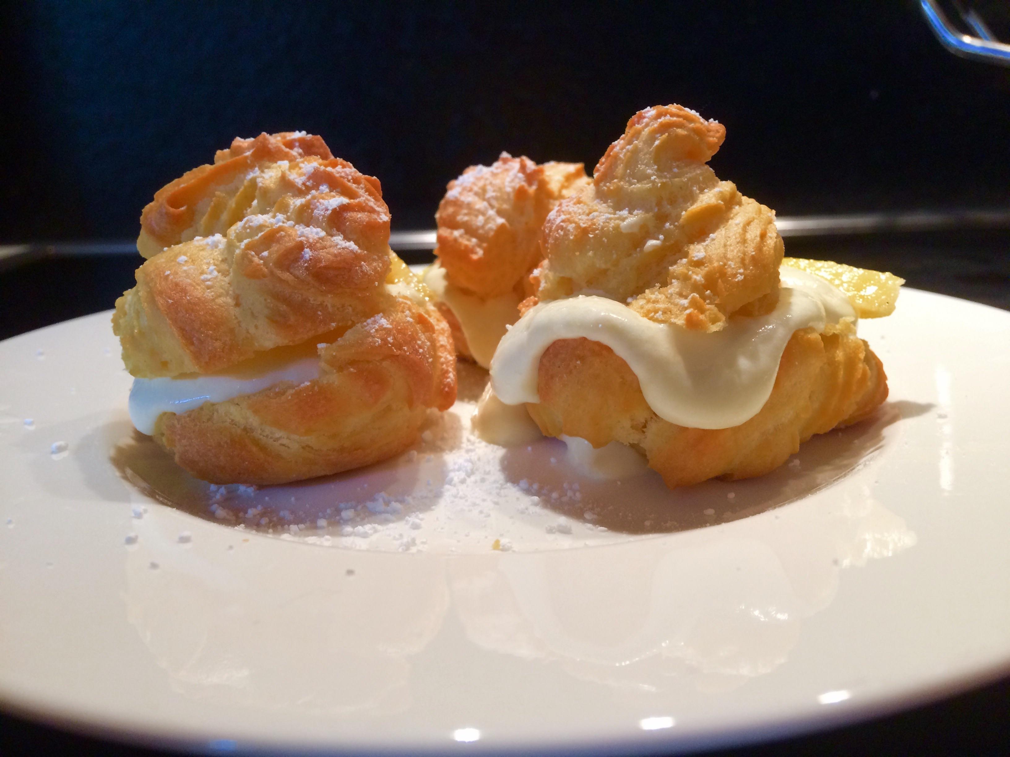 [homemade] Mangocream puffs! r/food