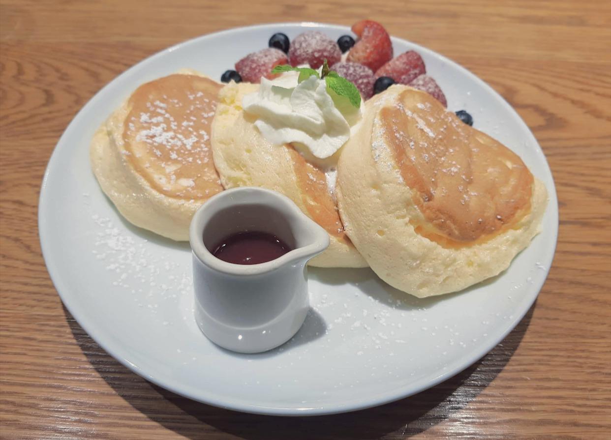 [I ate] fluffy Japanese pancakes r/food