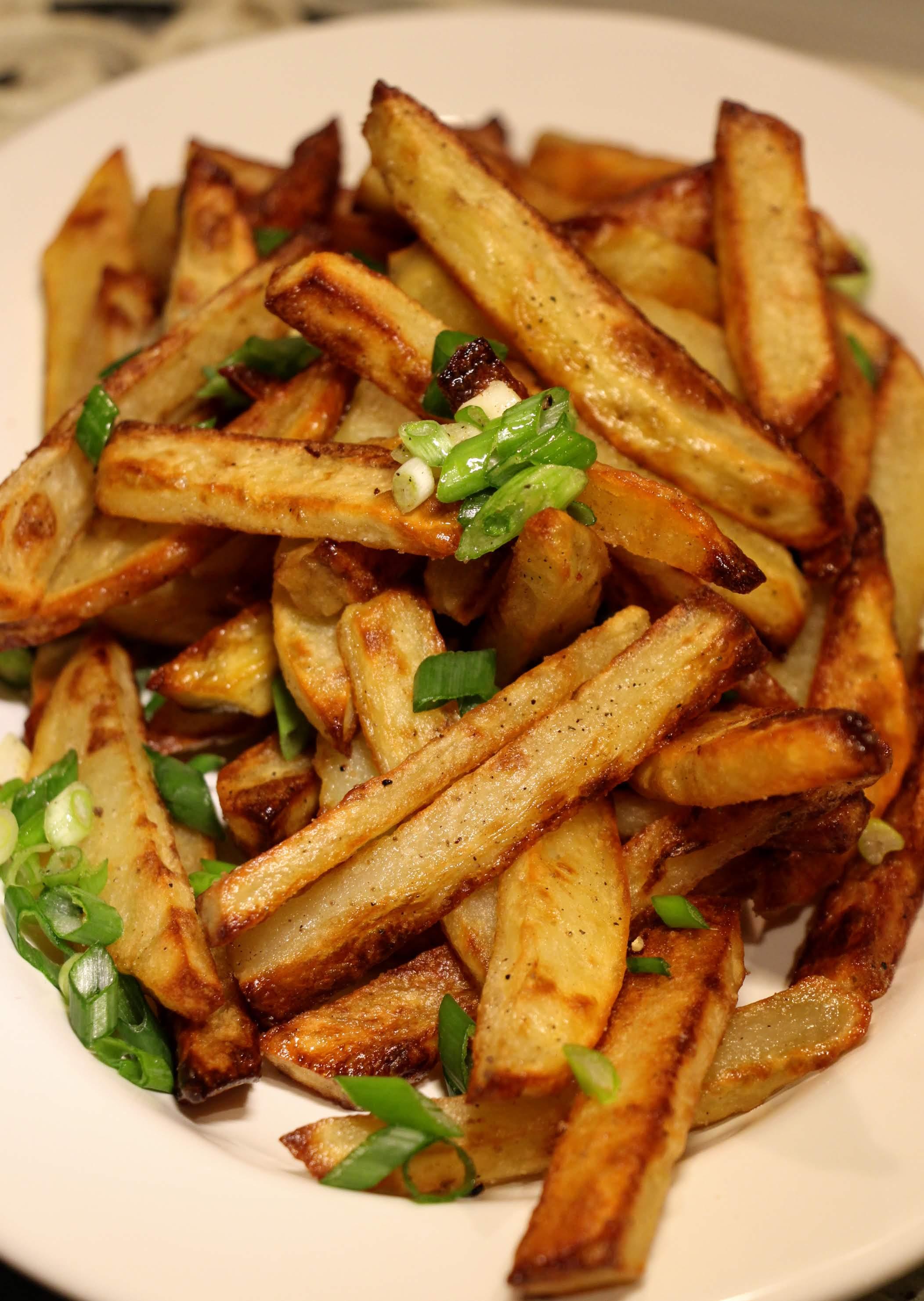 [Homemade] Crispy, Truffled, Oven Roasted Duck Fat Fries r/FoodPorn