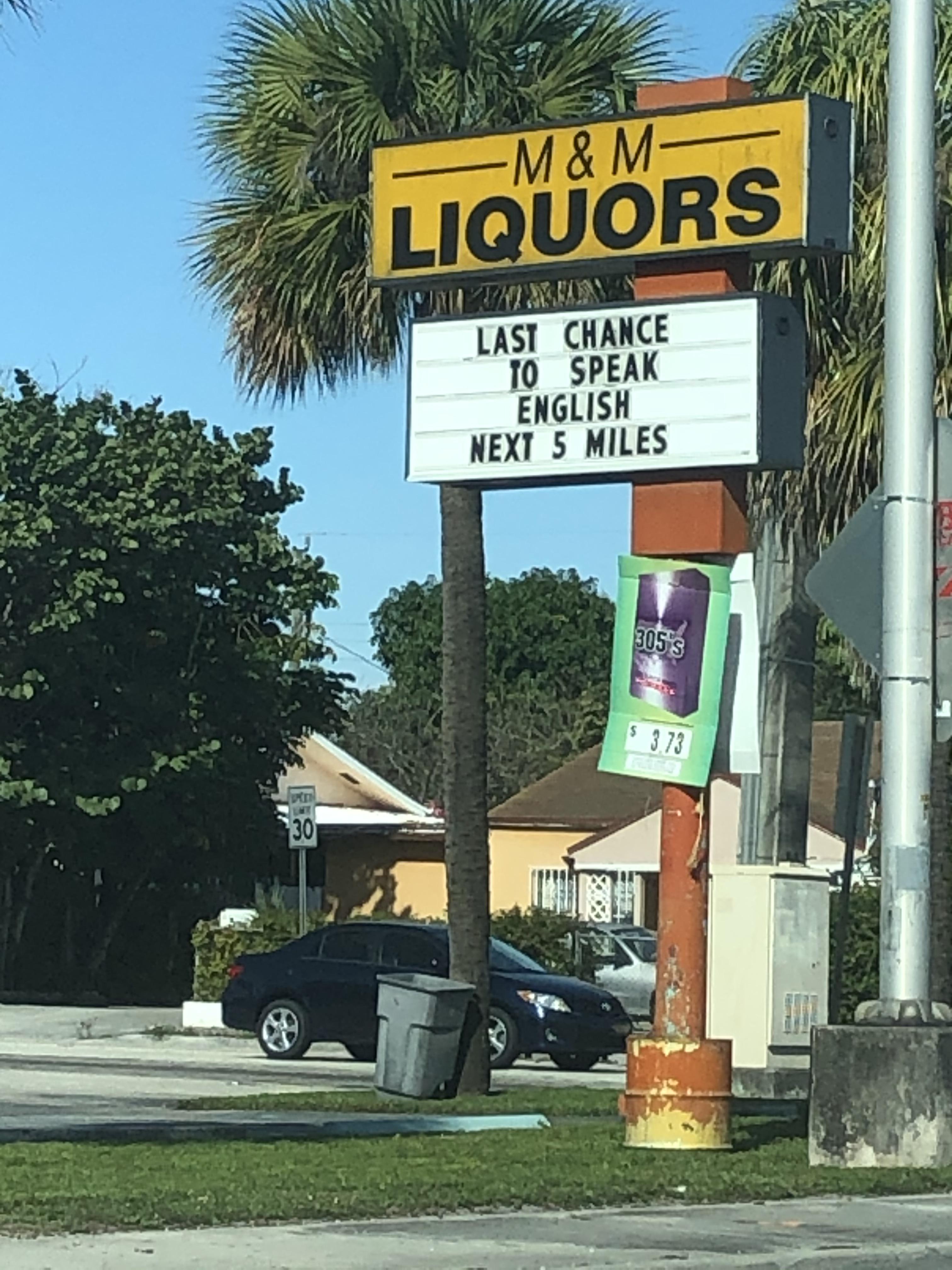 Driving into Hialeah r/Miami