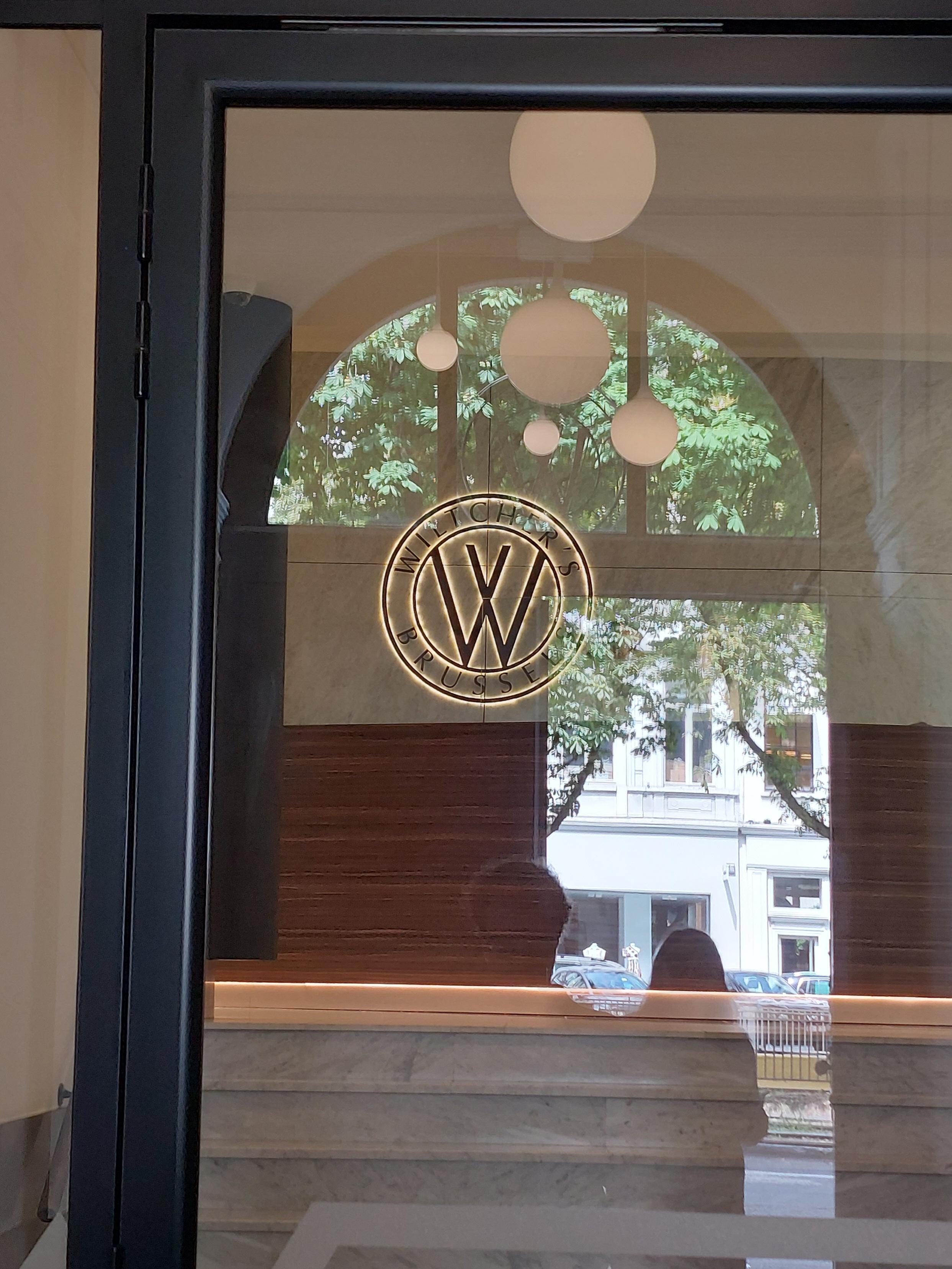 Wilford industries site in Brussels! (disguised as Wiltcher's hotel) r/snowpiercer