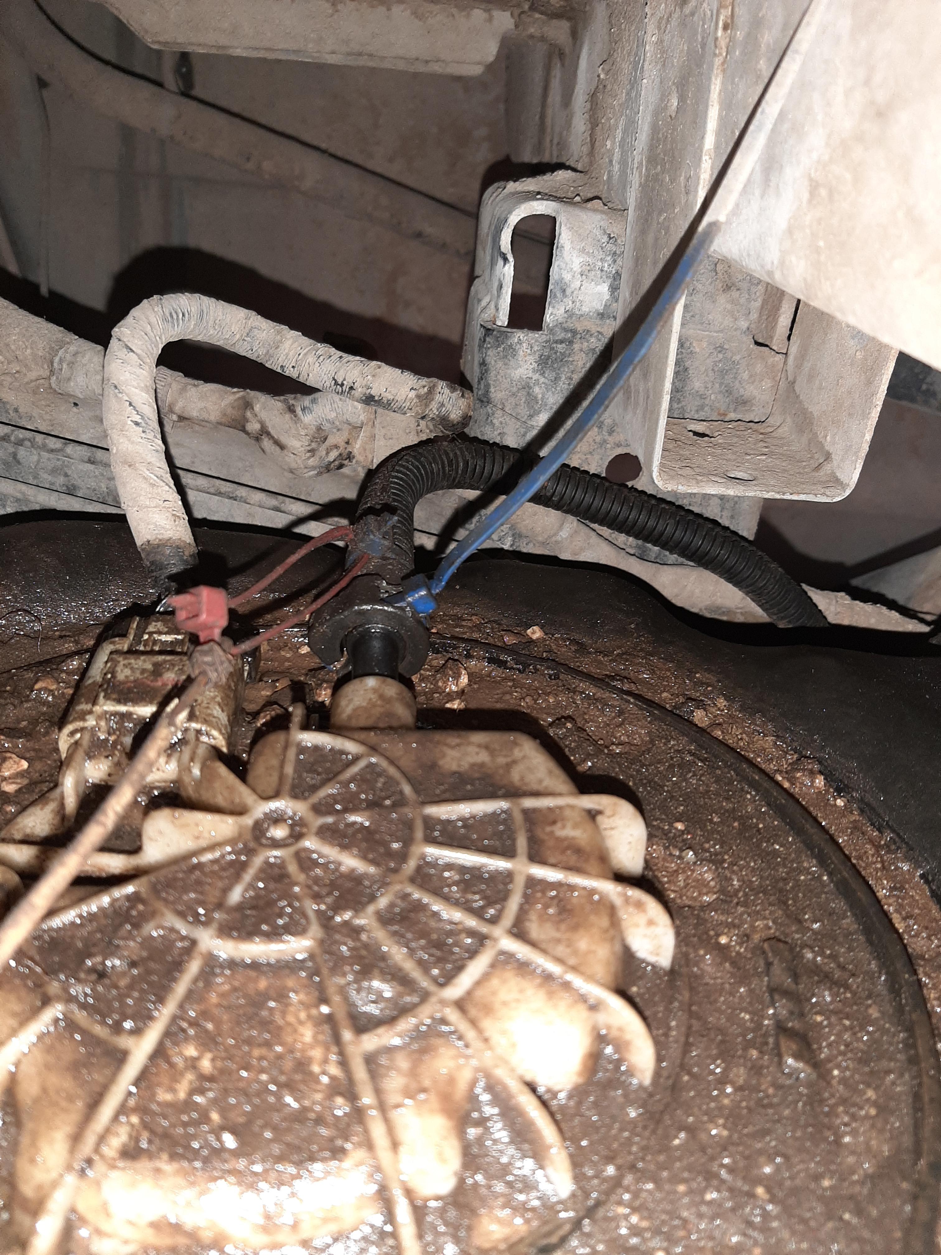 Missing the plastic clip from your fuel line? Zip tie is not the answer.