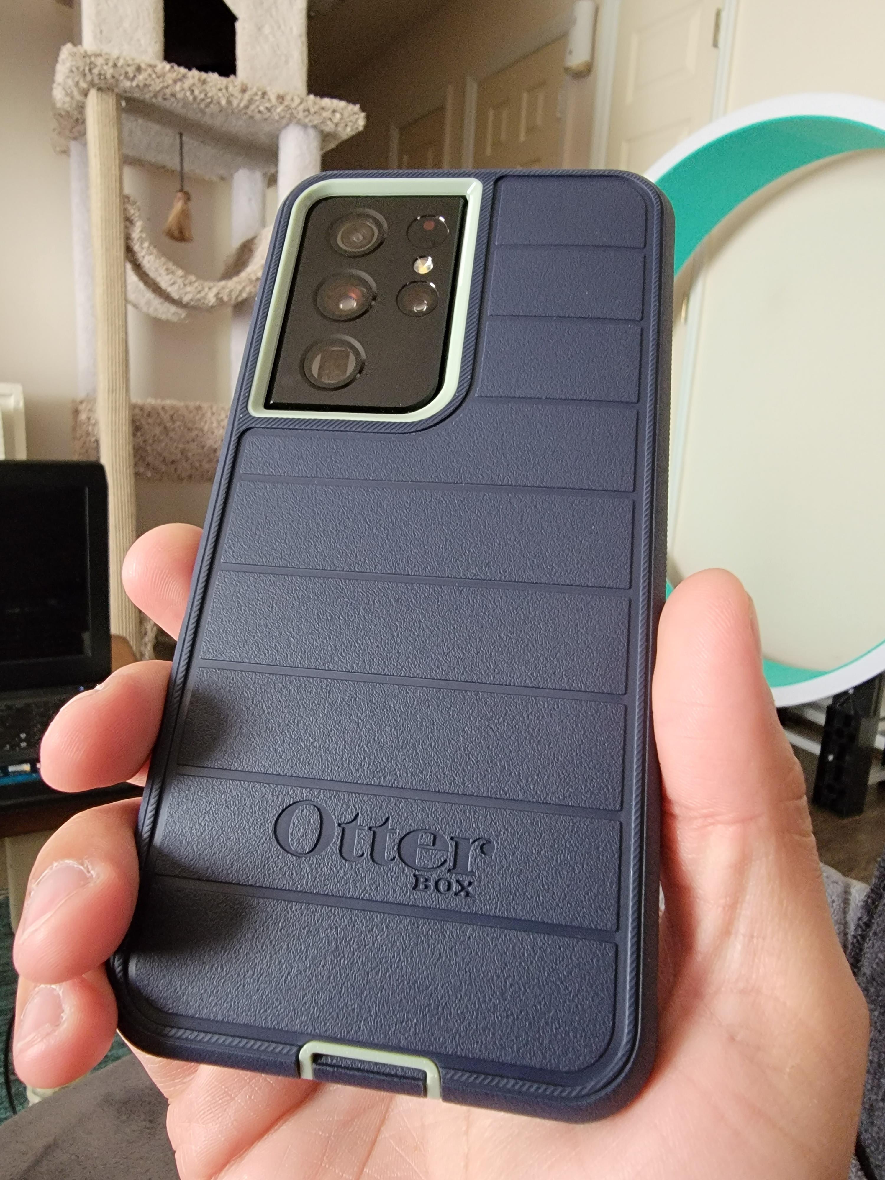 I had this model on my S10 and now on my S21 Ultra. Otterbox Defender is pretty damn good and
