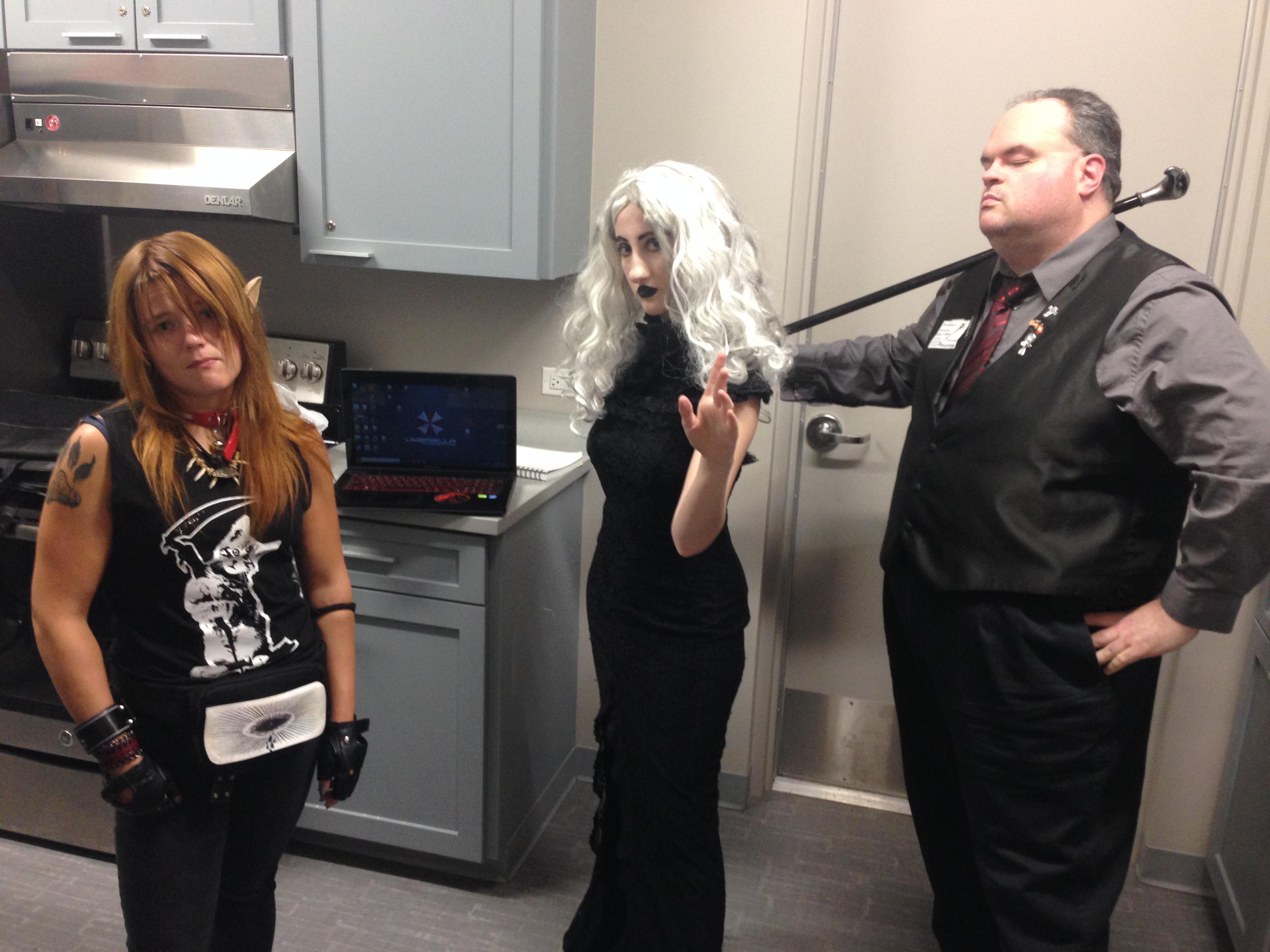 [VtM] A Gangrel Scourge, a Malkavian Anarch, and a Ventrue Elder walk into an Art Show [Aux Arc