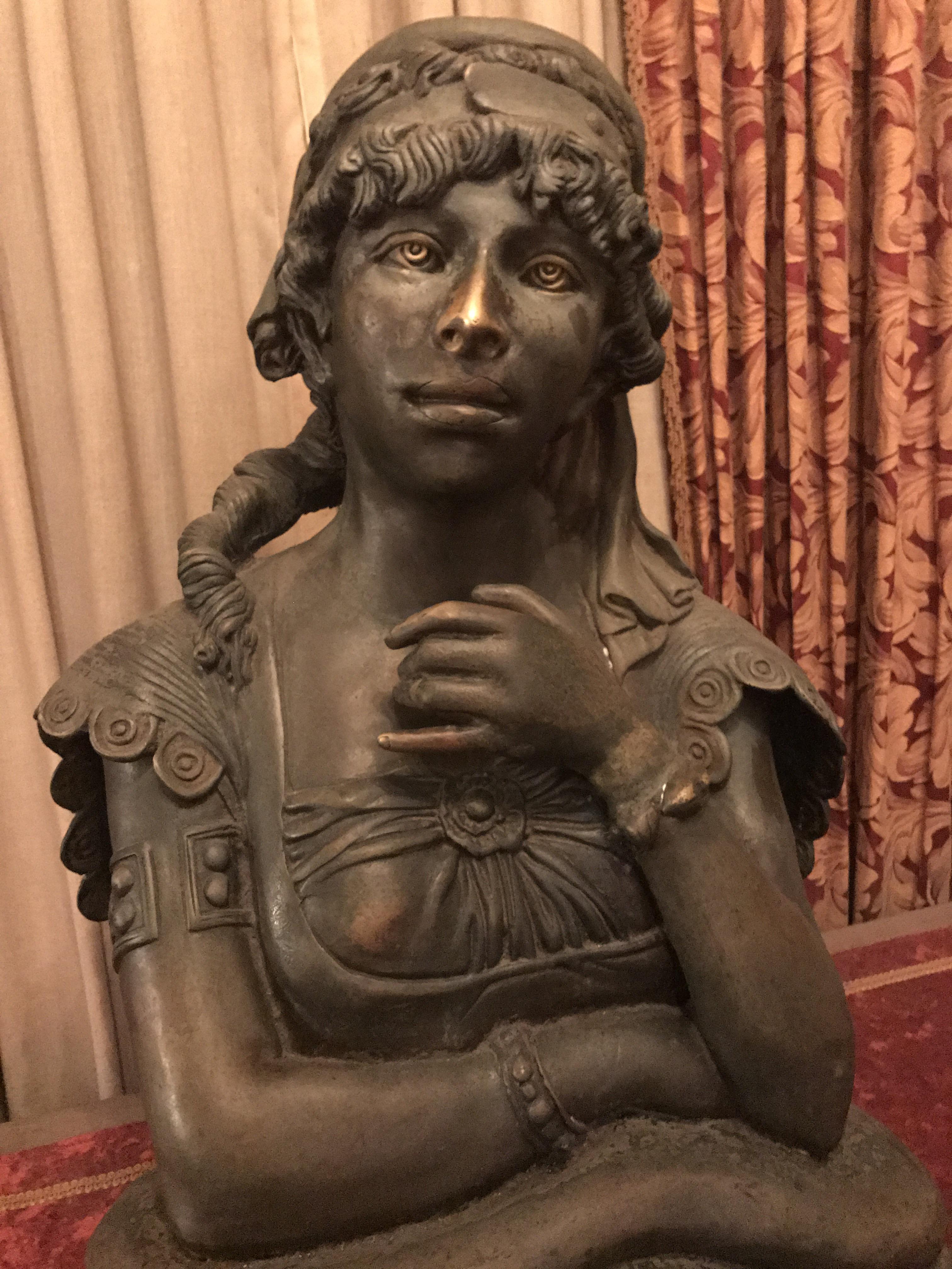 The statue in Tower of Terror (Disney world) r/Wellworn