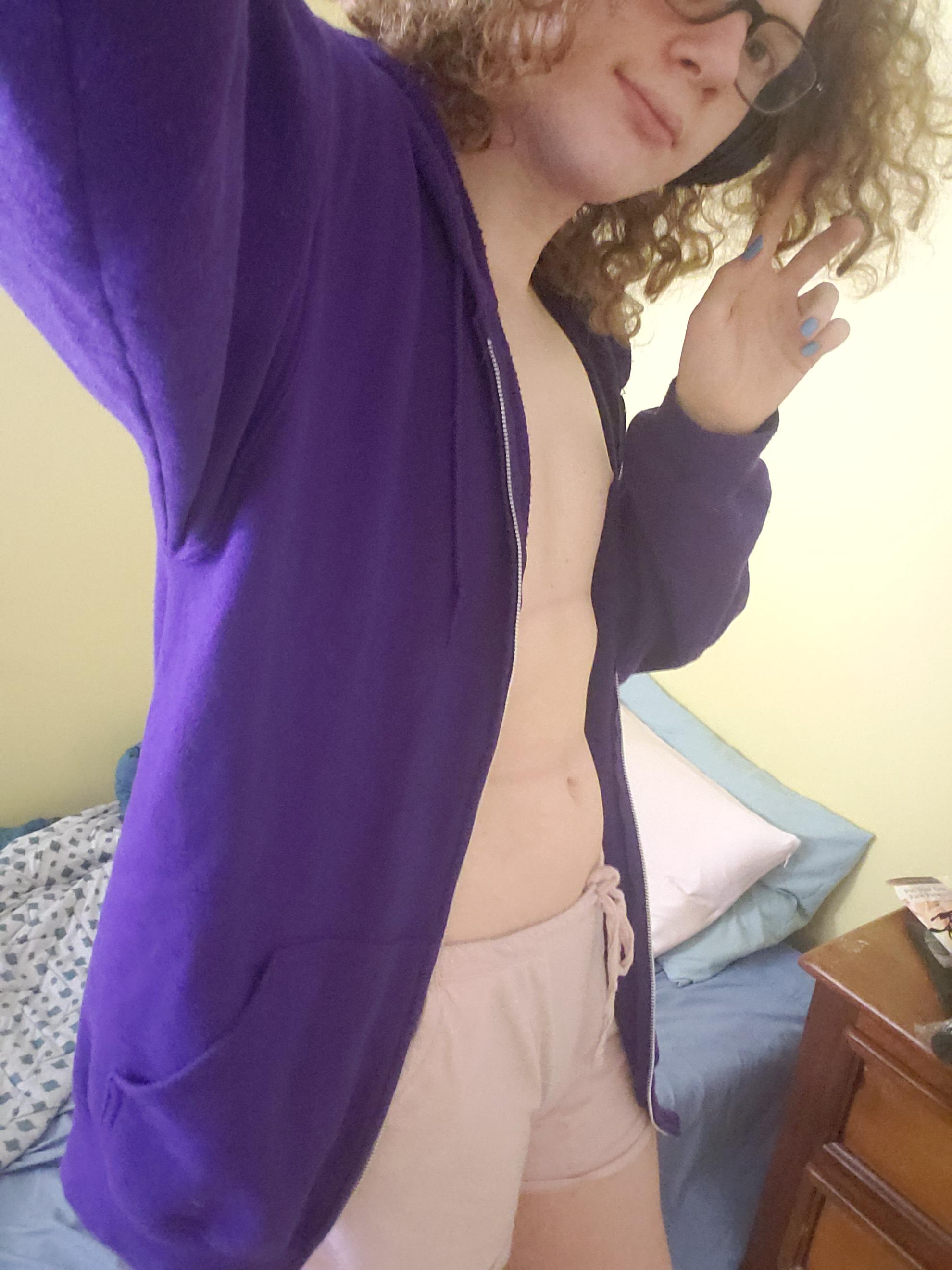 Does anyone else like sleeping in big, comfy hoodies? 😴 r/femboy