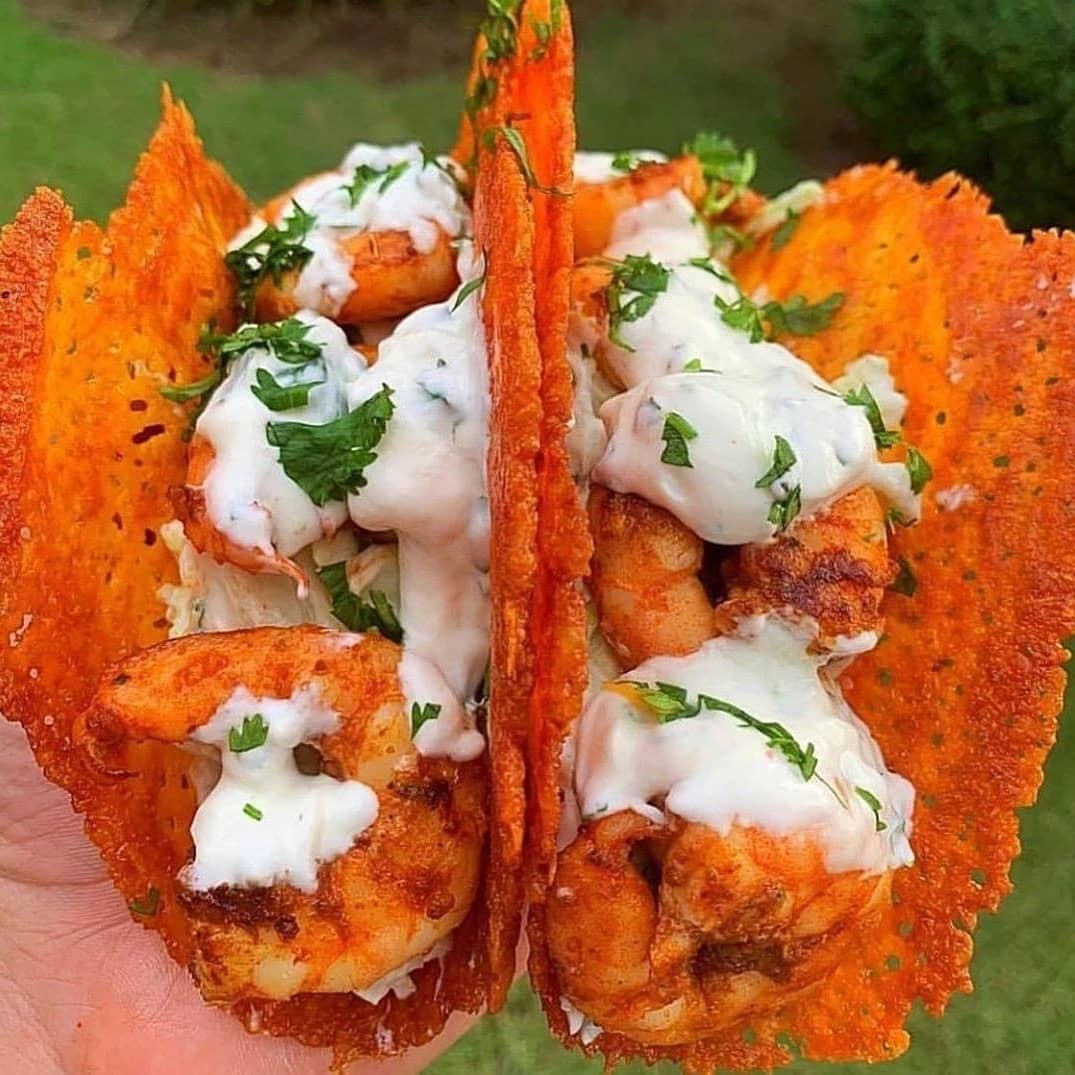 CHEESE SHELL SHRIMP TACOS WITH CREAMY CILANTRO SAUCE r/appetizers