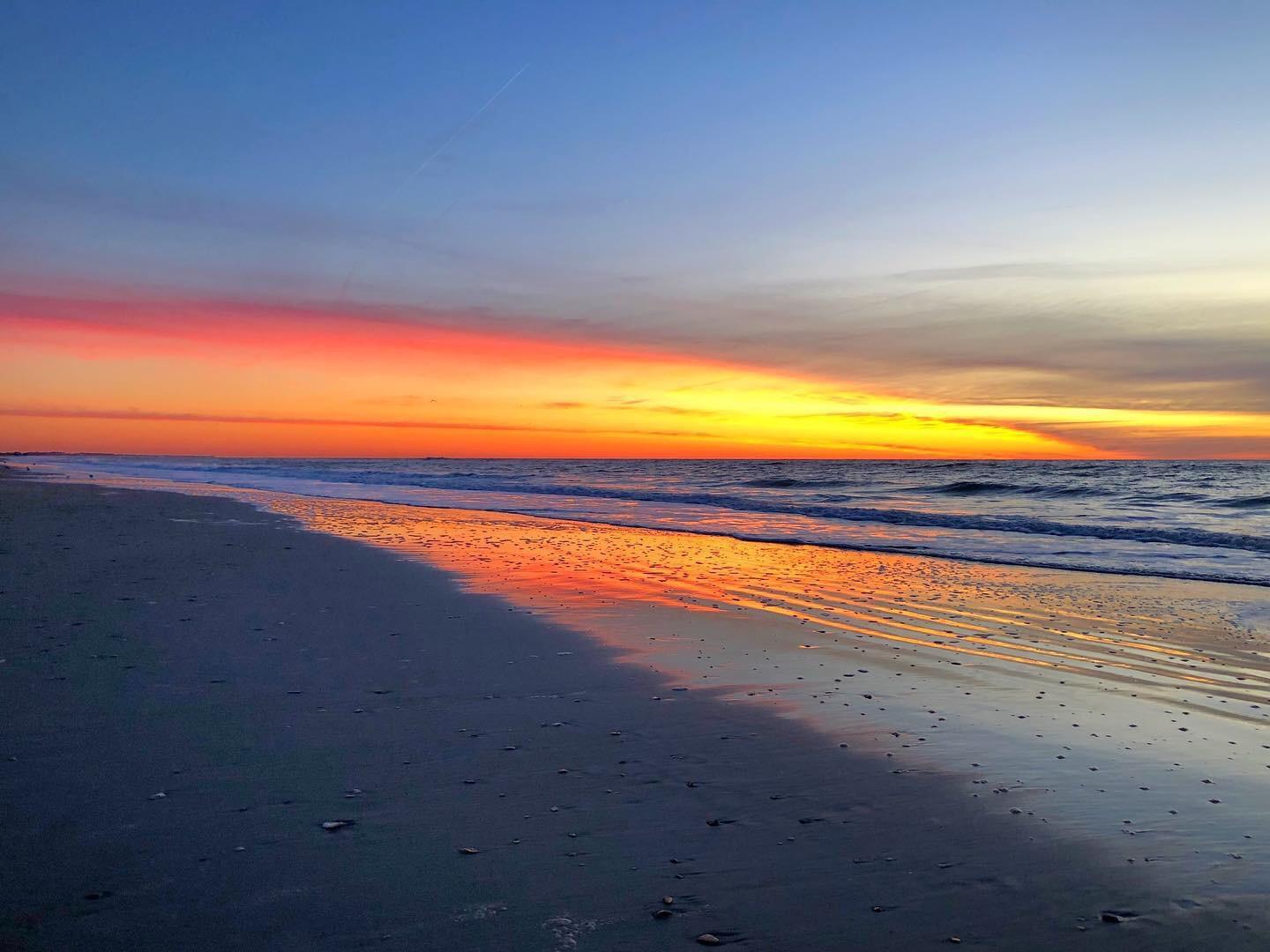 Wrightsville Beach at dawn, March 2019 r/NorthCarolina