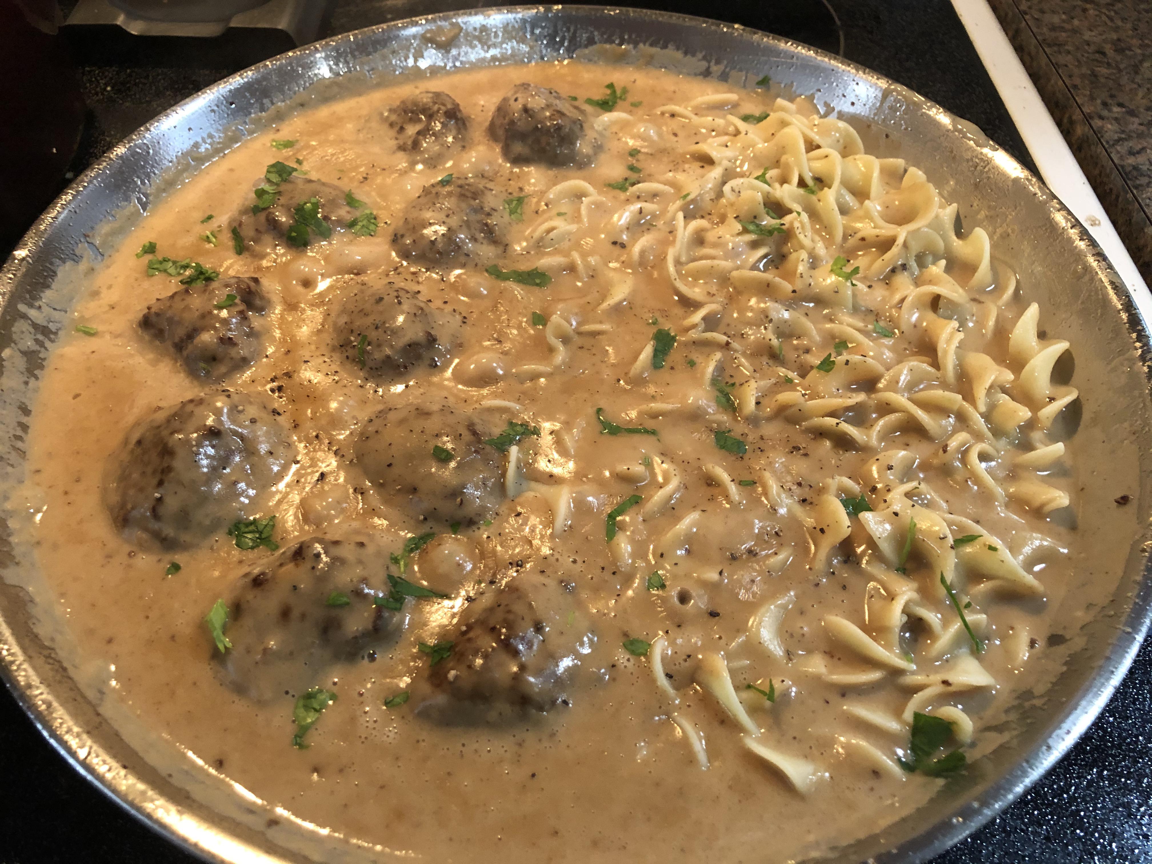 [Homemade] Swedish Meatballs with Egg Noodles & Extra Sauce r/food