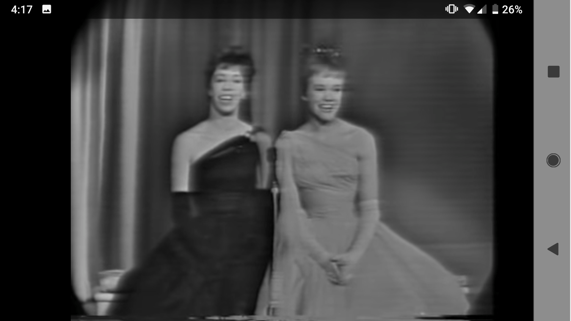 🔞Getting in touch with Julie Andrews? I'm recreating her dress from