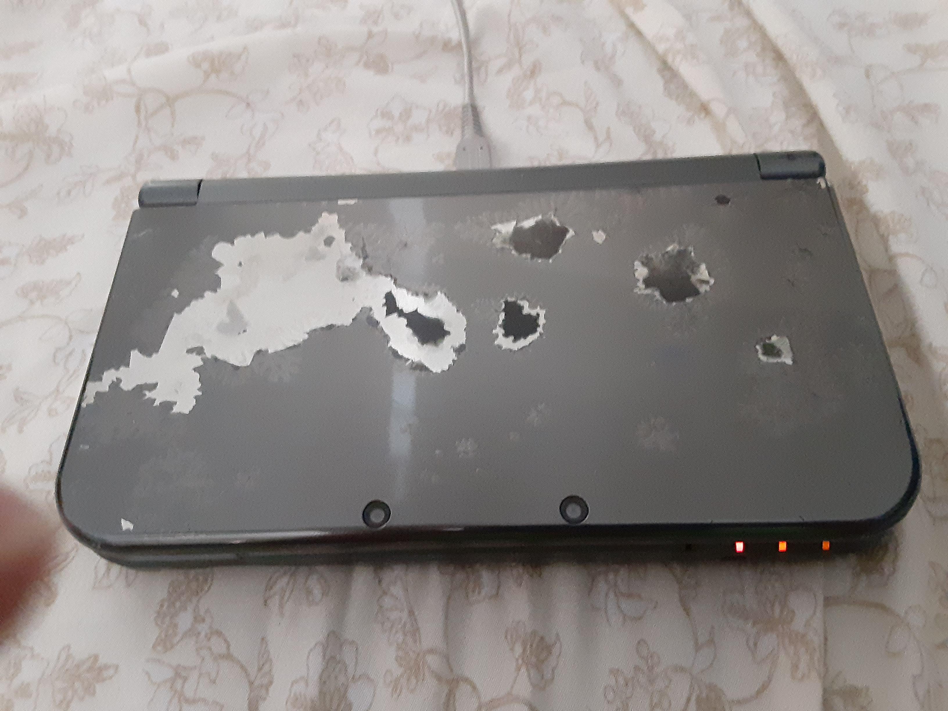 Will my 3ds be ok? Is there anything I can do to stop this should I just peel off the paint r/3DS