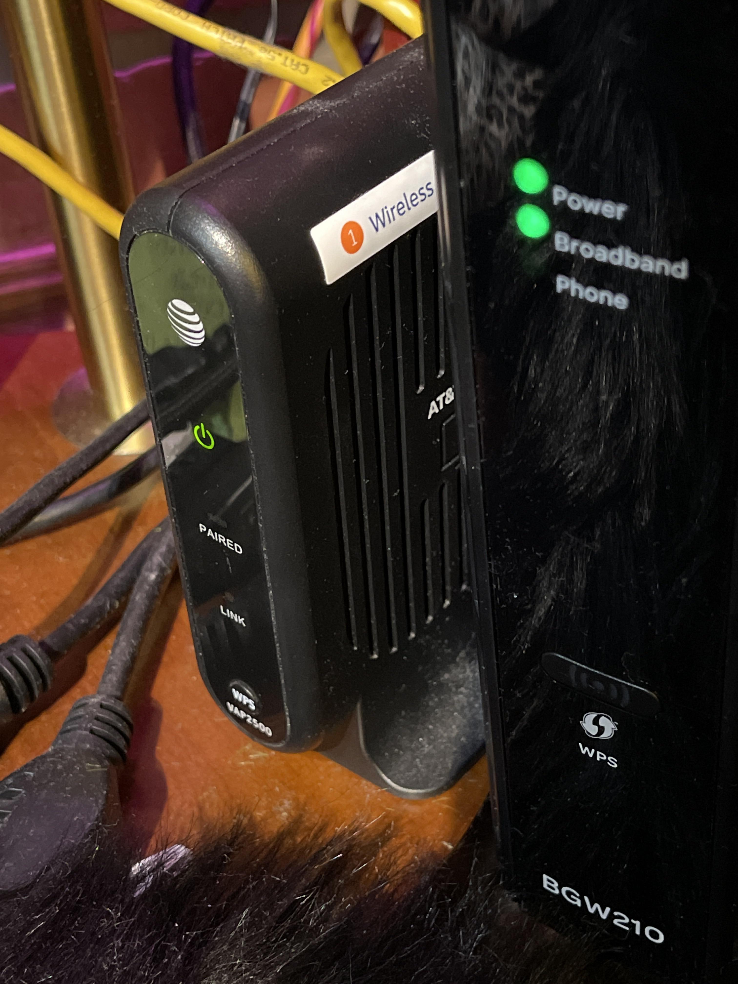 It’s blinking green. But there’s broadband. No wifi. What do I do? r/ATT