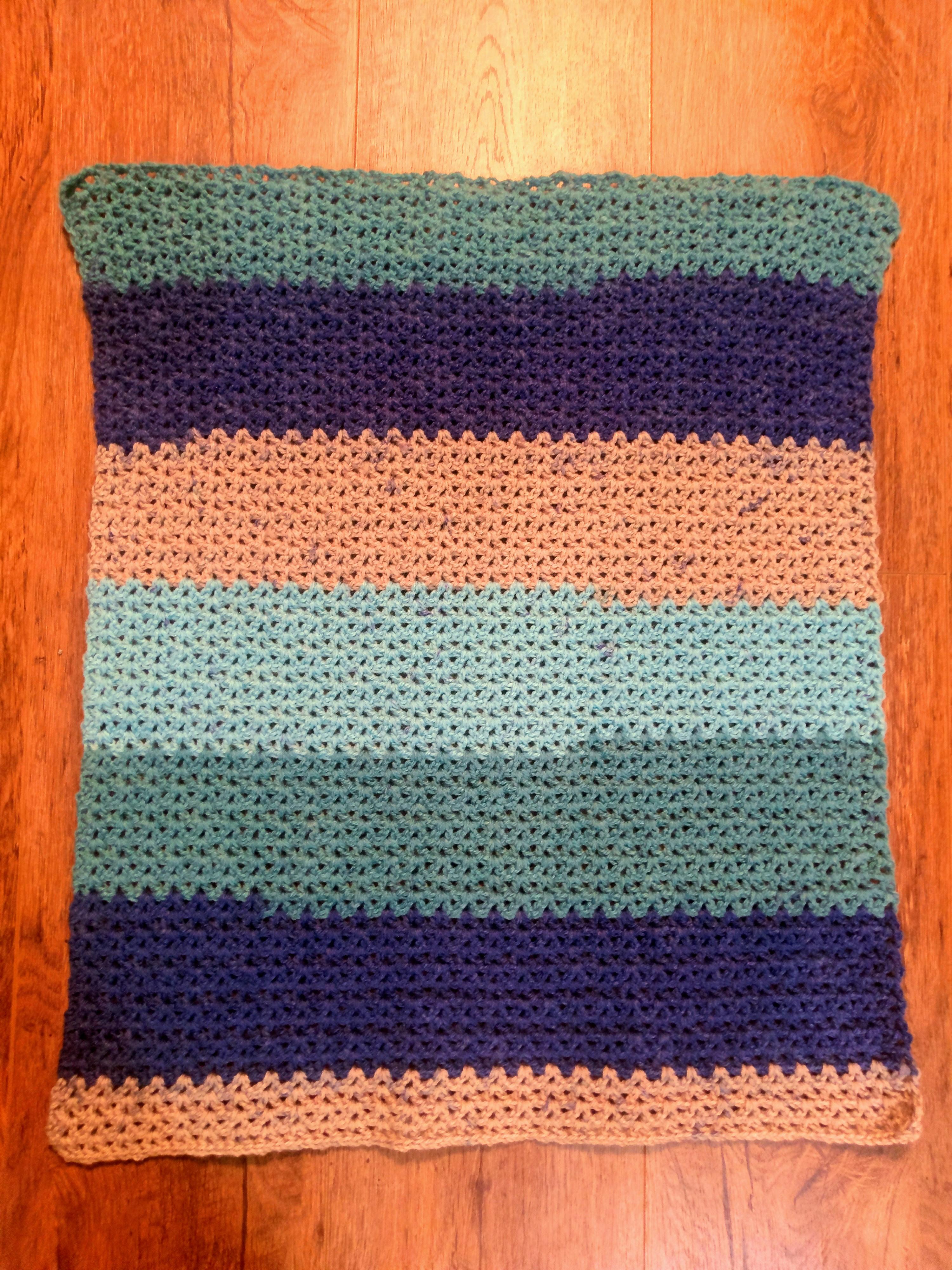 (FO) Lincraft Cake baby blanket in V stitch r/crochet