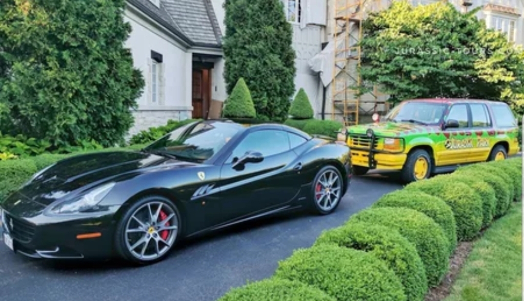 Every man's dream car. And a Ferrari. JurassicMemes