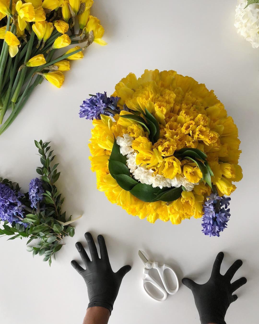 😂 Arrangement made my Mr. Flower Fantastic r/pics