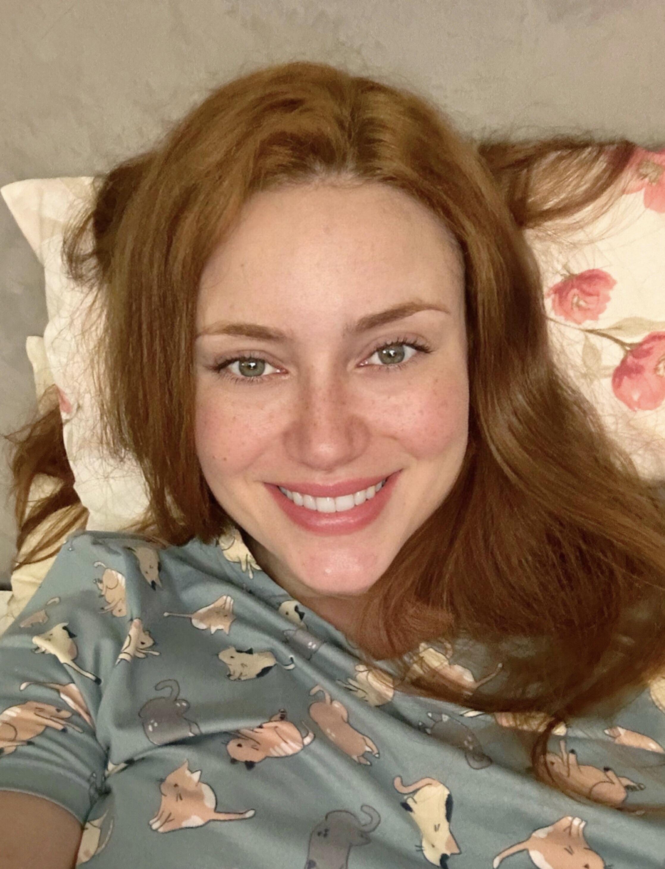 Still in bed to wish u a good Monday! How are u? r/FreckledGirls