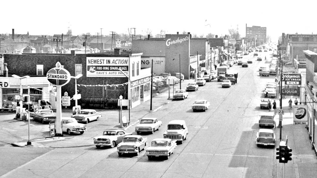 Grand Avenue, early 1960's. r/duluth