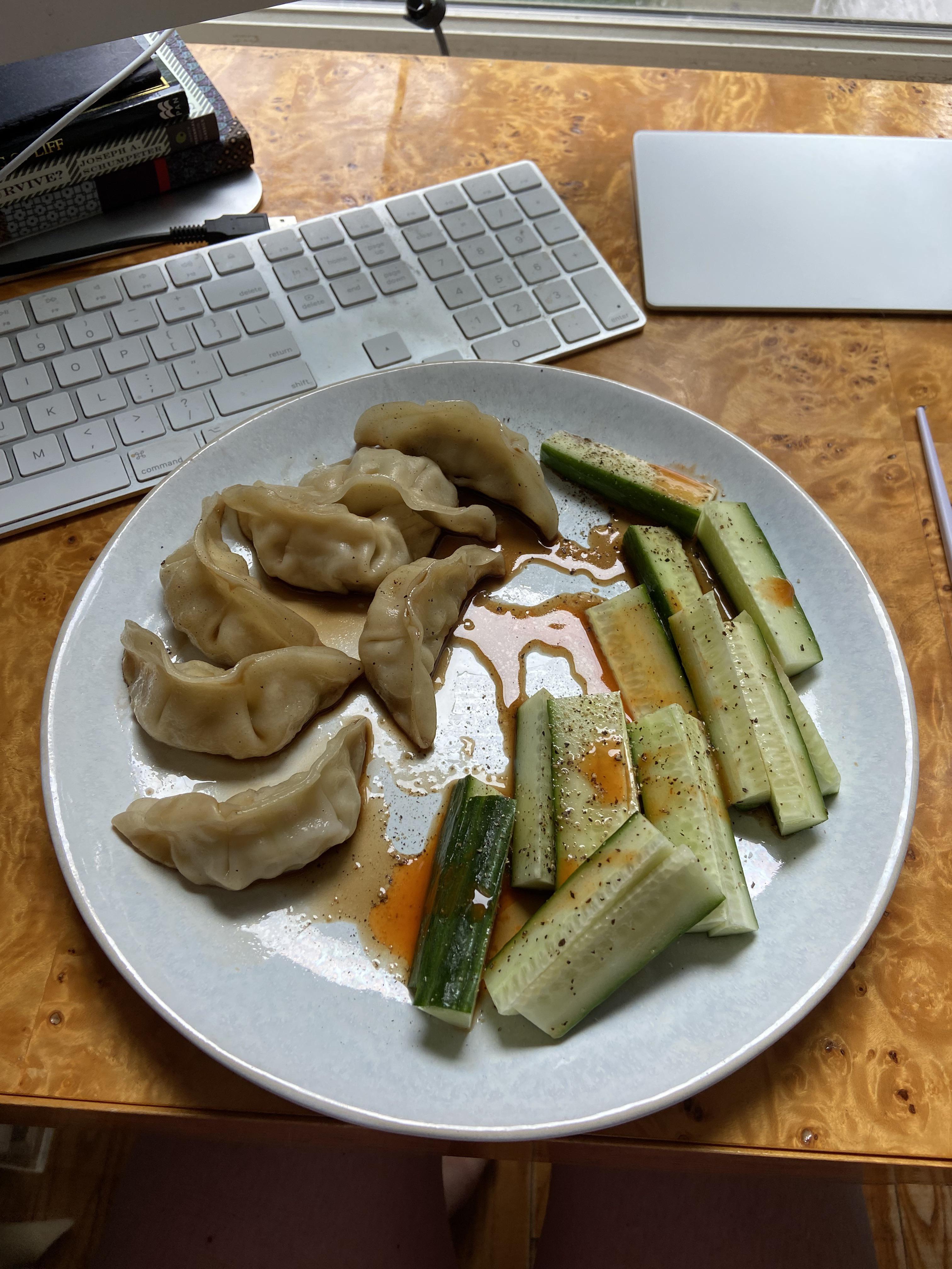🥟 Trader Joe’s potstickers FTW, 250 cal lunch 🥟 r/1200isplenty