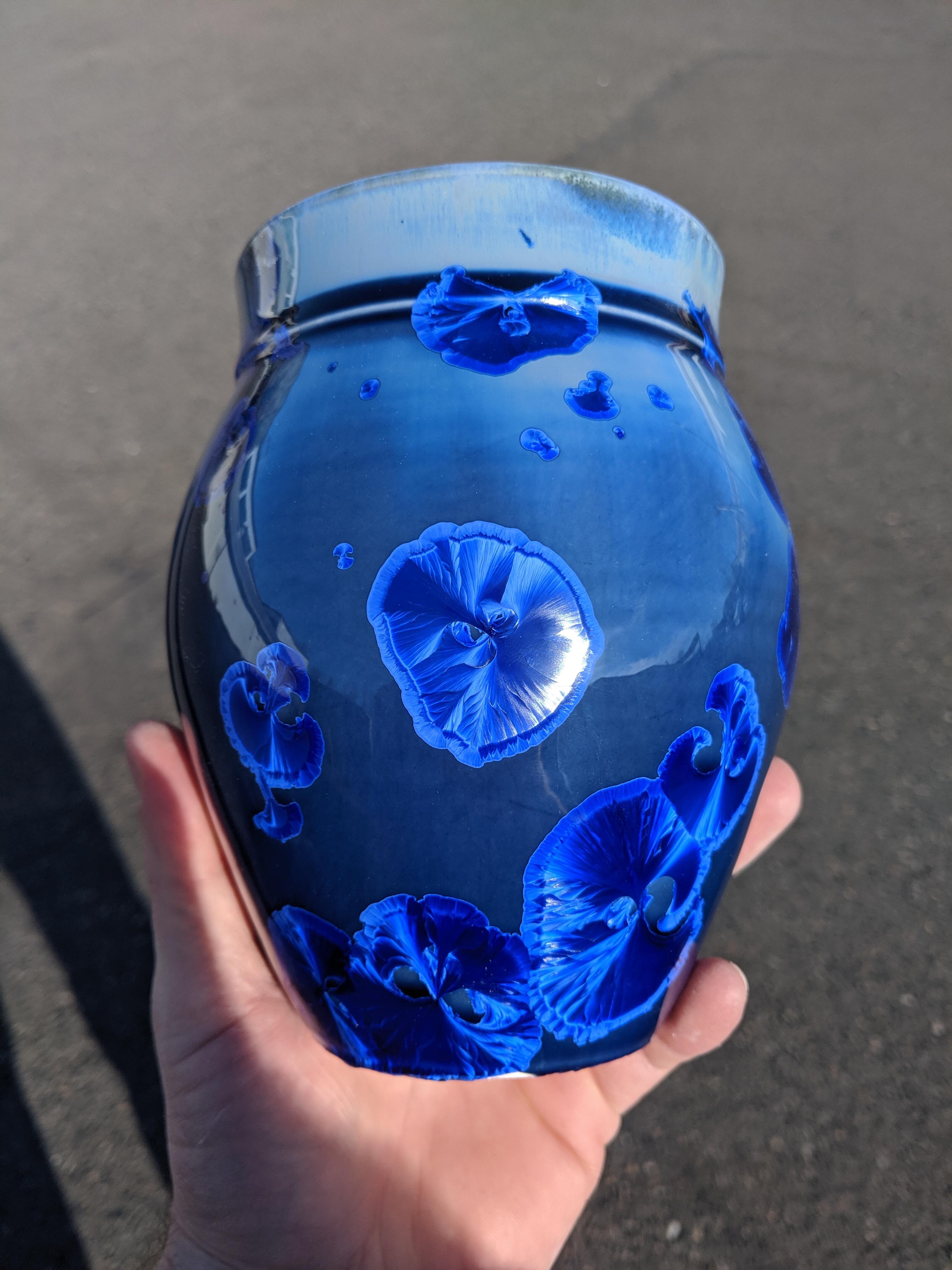 Crystalline glaze in the sun 🏺 r/Ceramics
