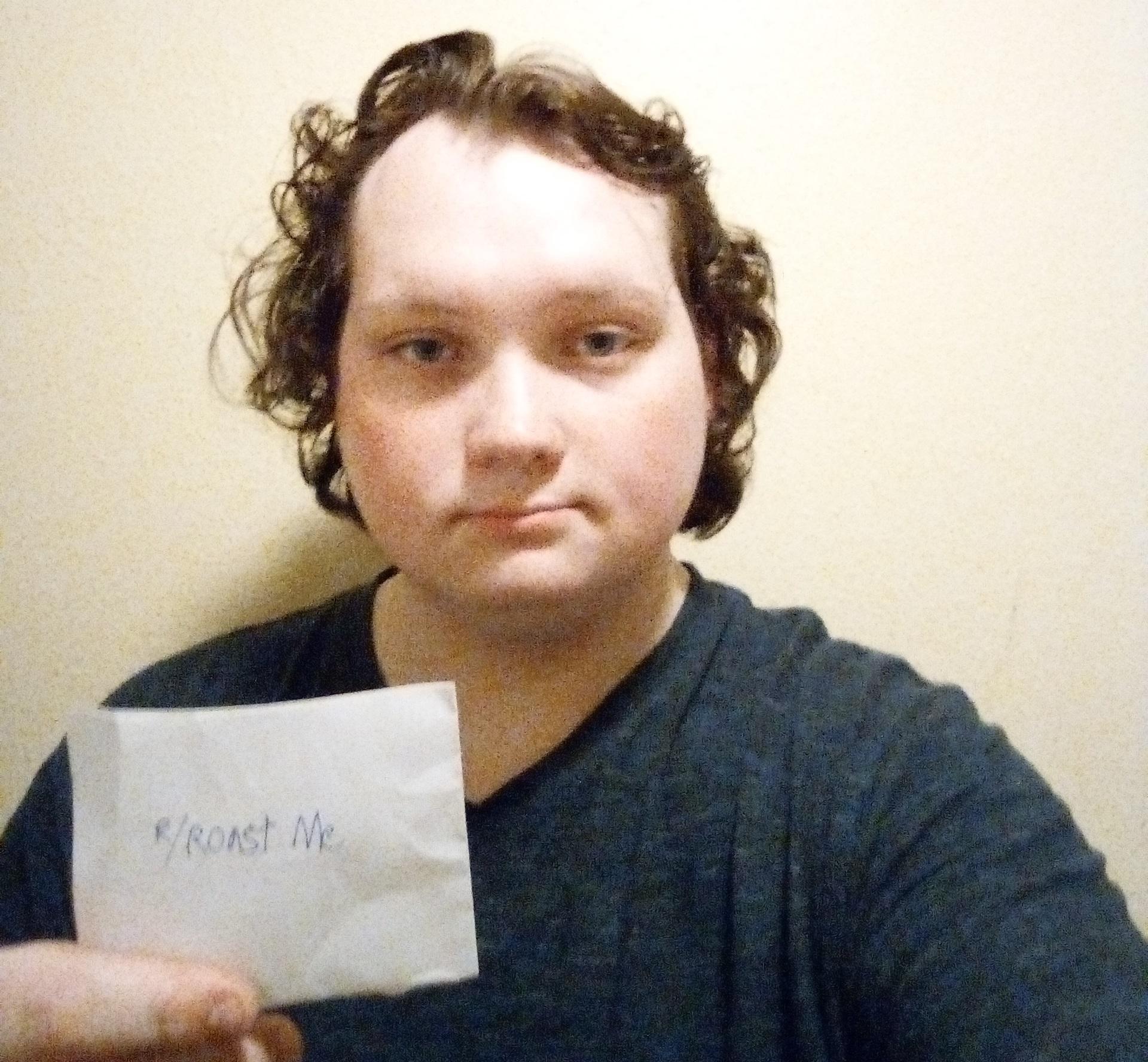 24, night shift worker. Whatchoo got for me, Reddit? r/RoastMe