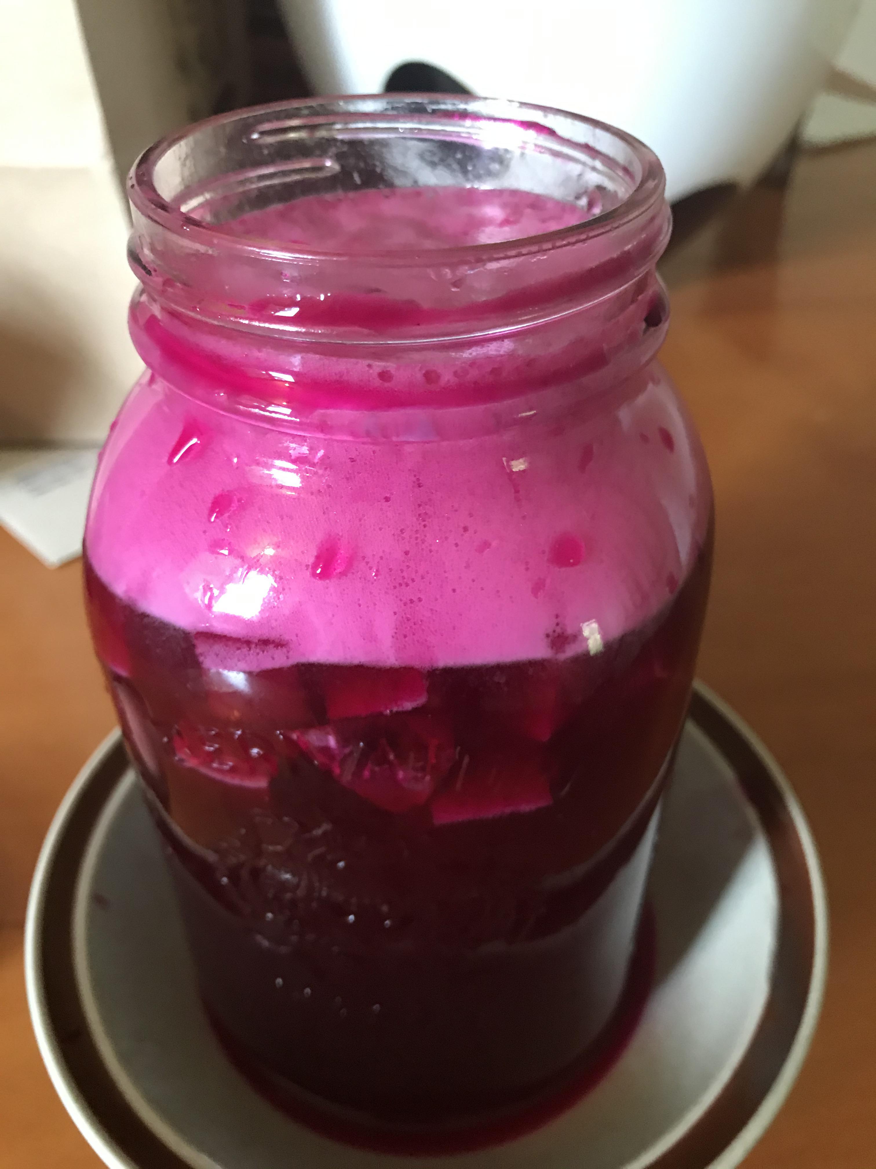 48 hres low sodium beet kvass/water kefir F2. Fizz for days😱 r/fermentation