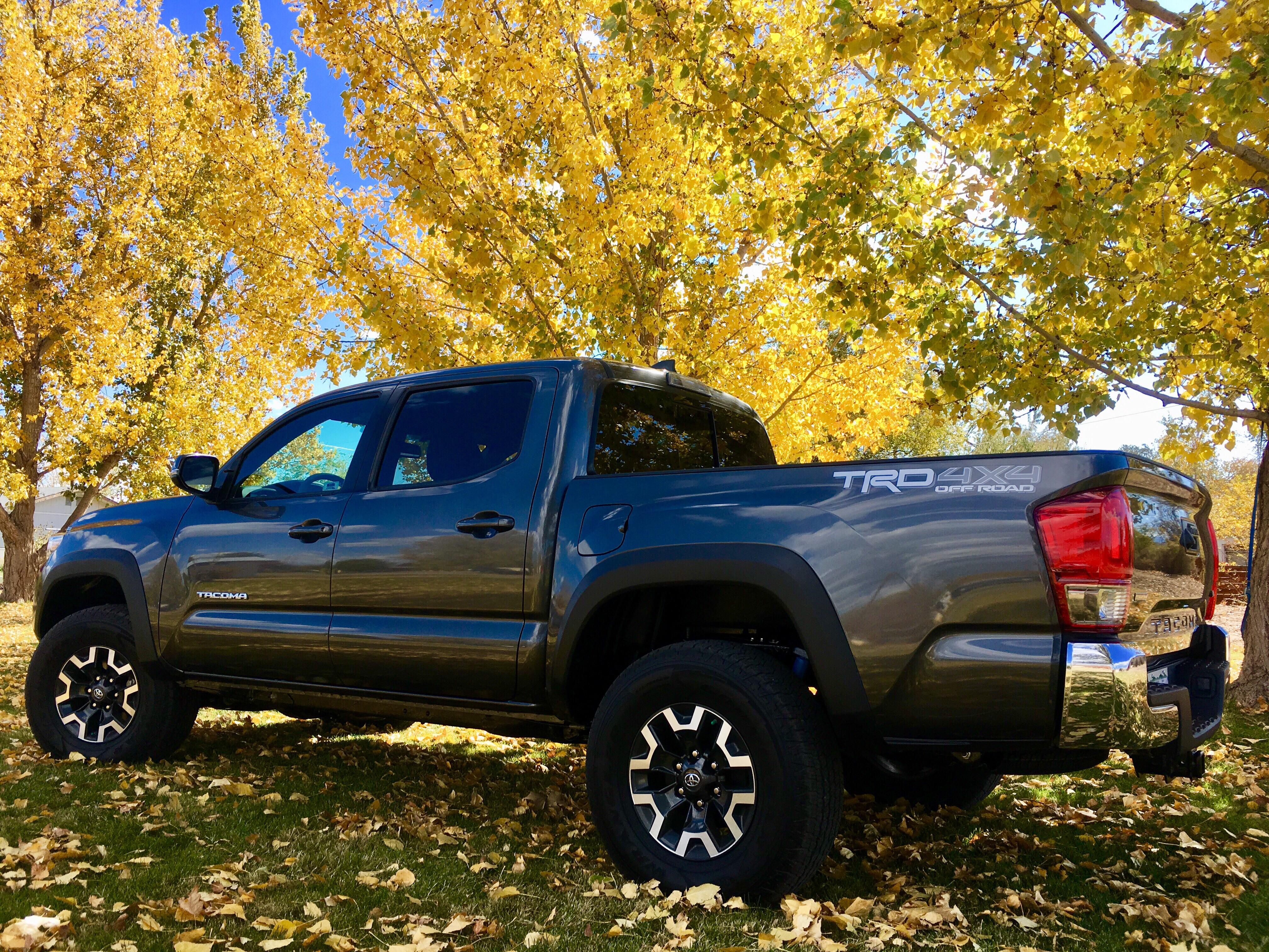 Sold my beloved 93 SR5 and got me a freshie. Love the new toy! Added