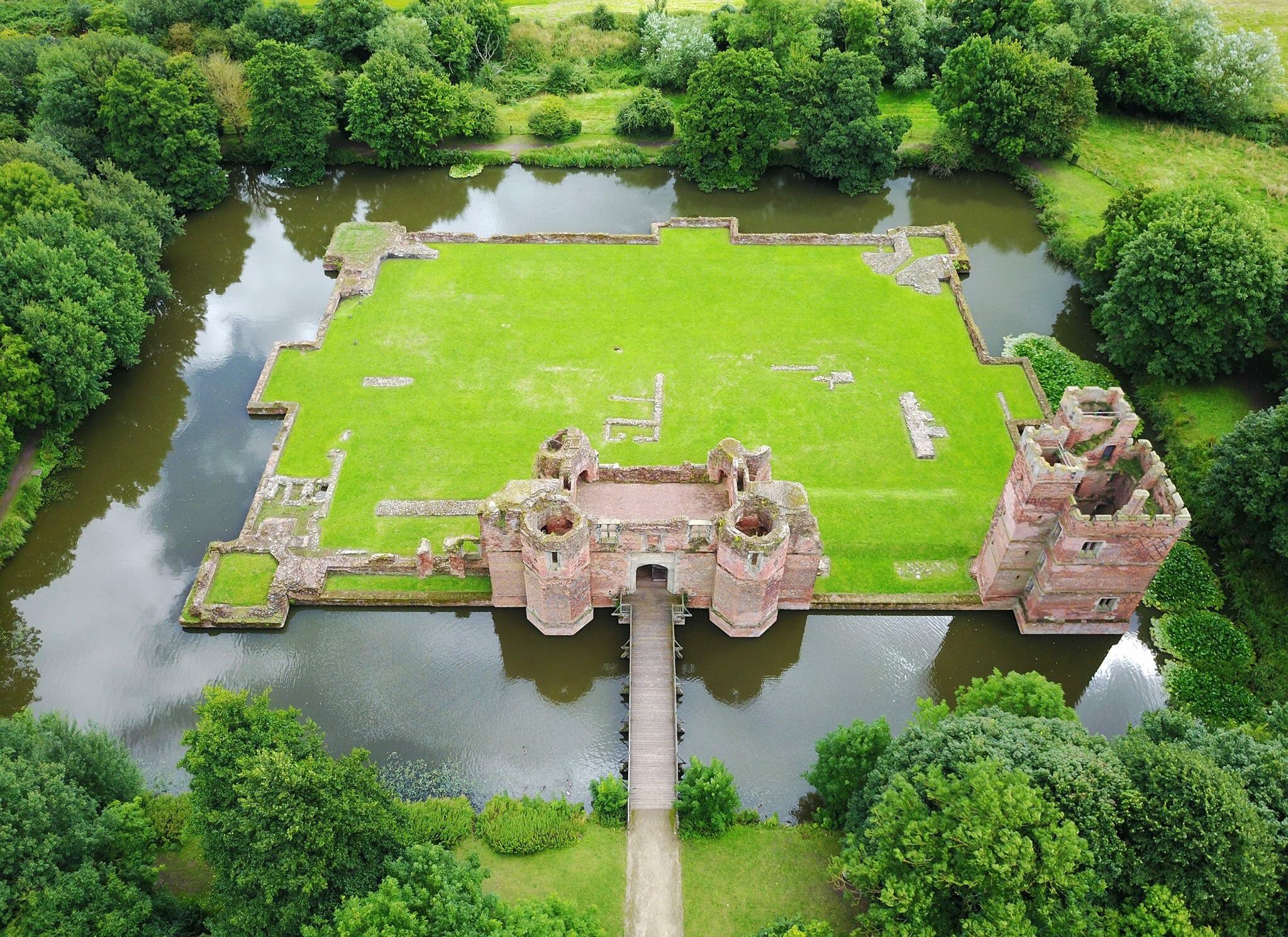 Kirby Muxloe [OC]. This fortified Manor House now only has a single