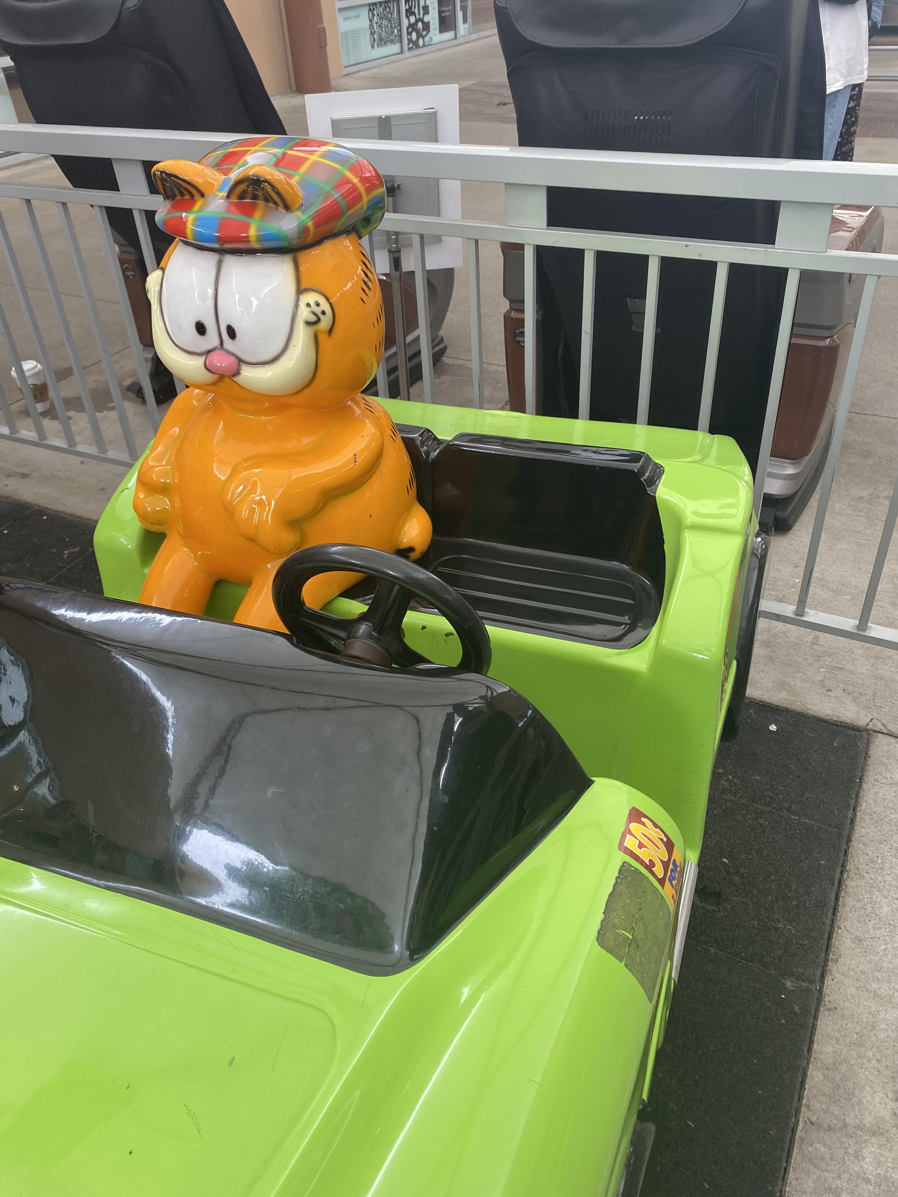 garfield car i found at a mall r/garfield