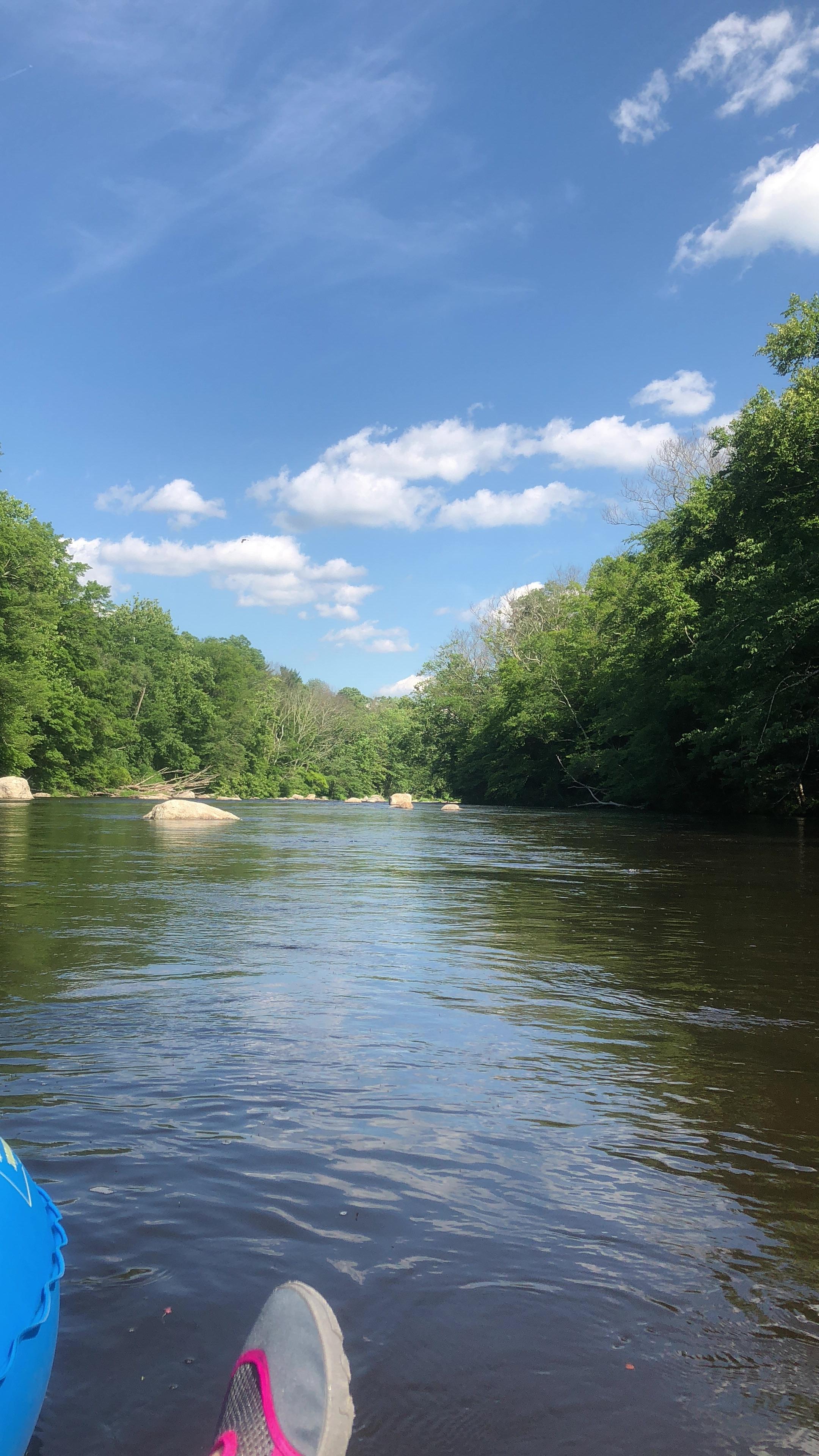 Tubing down the Farmington river r/Connecticut