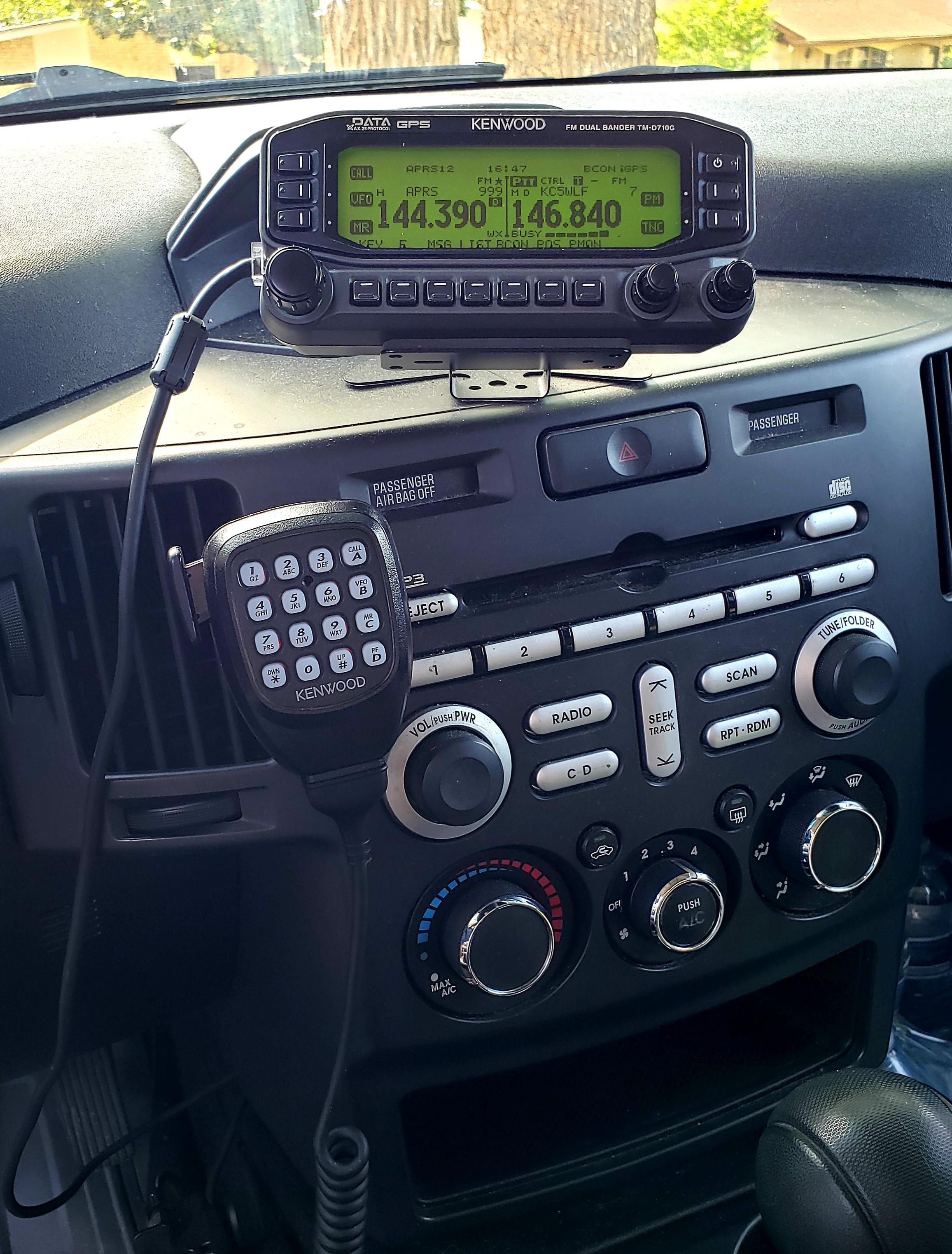 Mobile install: Kenwood TM-D710GA in Mitsubishi Endeavor : r/amateurradio