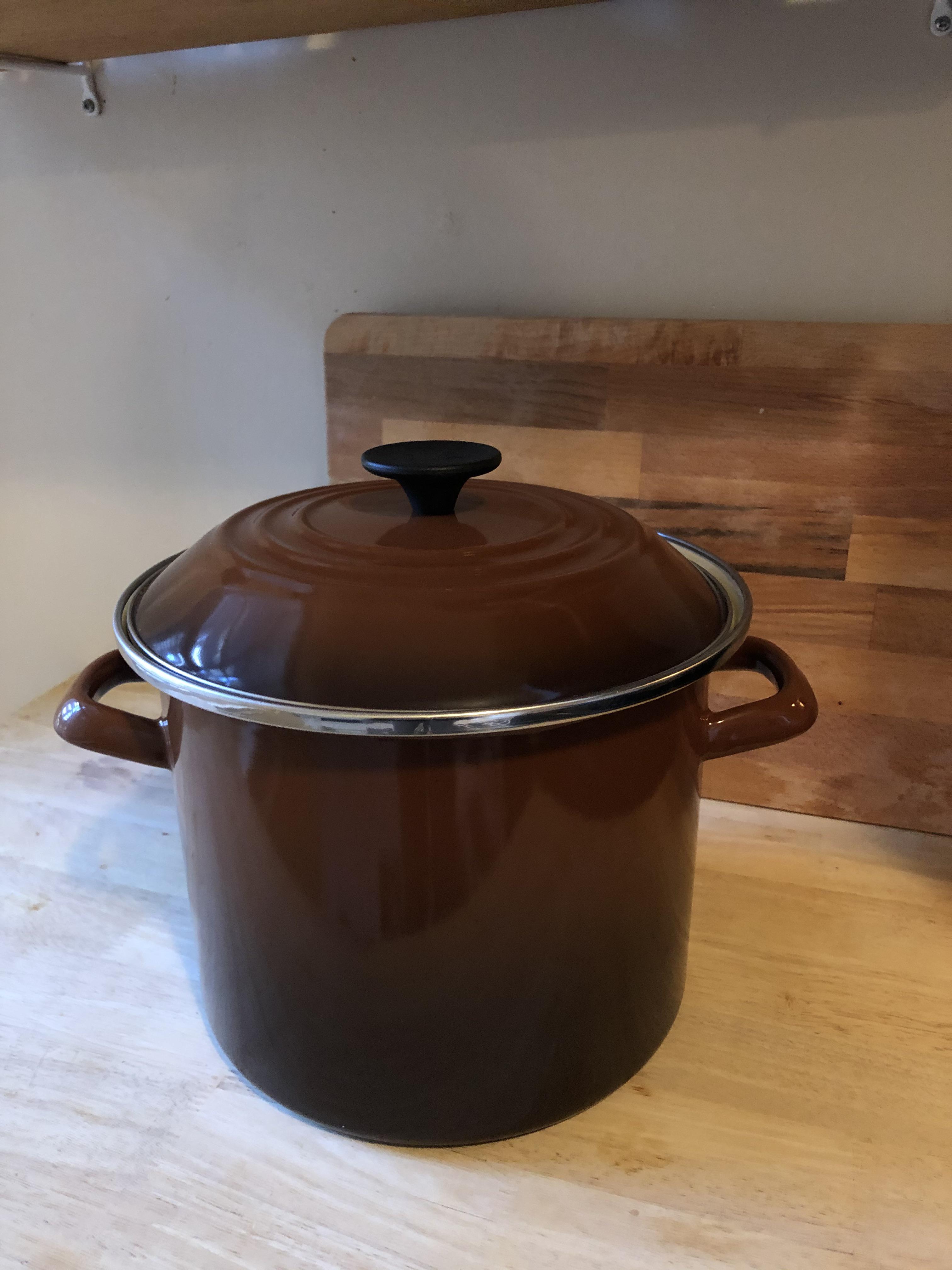 It happened. My first Le Creuset find at goodwill! r/ThriftStoreHauls