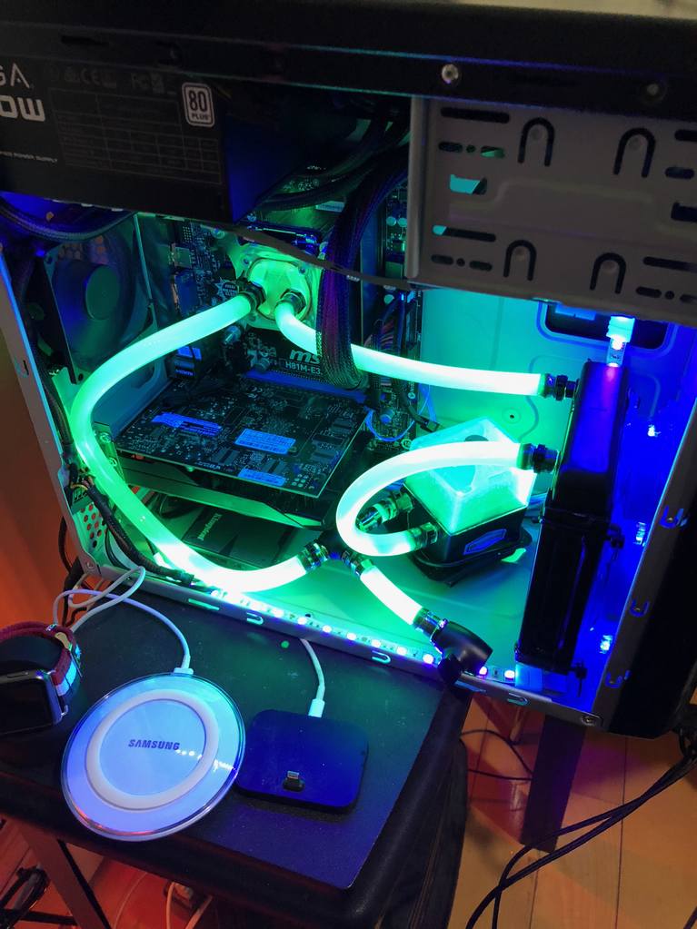 NOW this is water cooling r/LinusTechTips