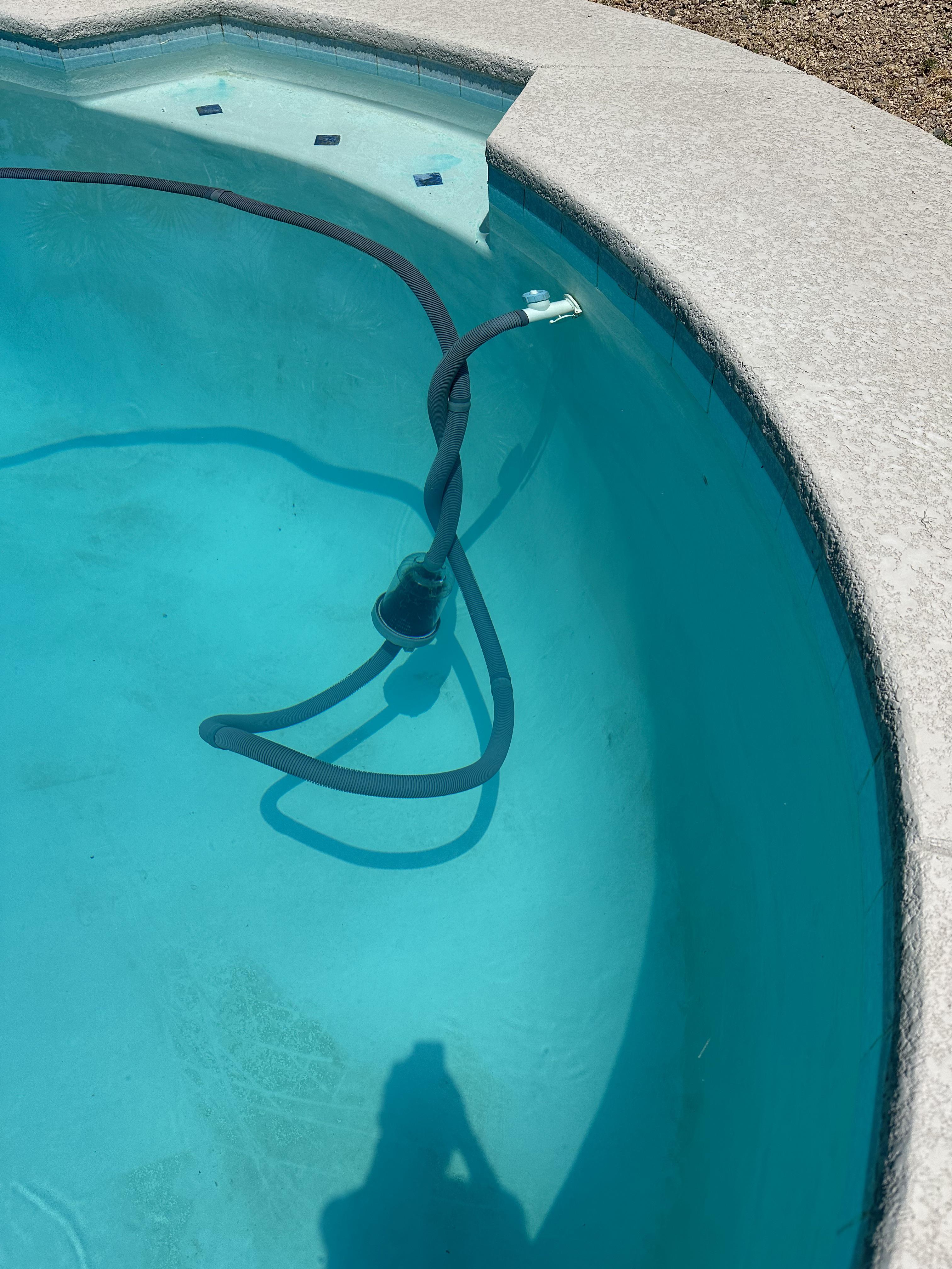 Does anyone have a fix for vacuum hose twisting? r/pools