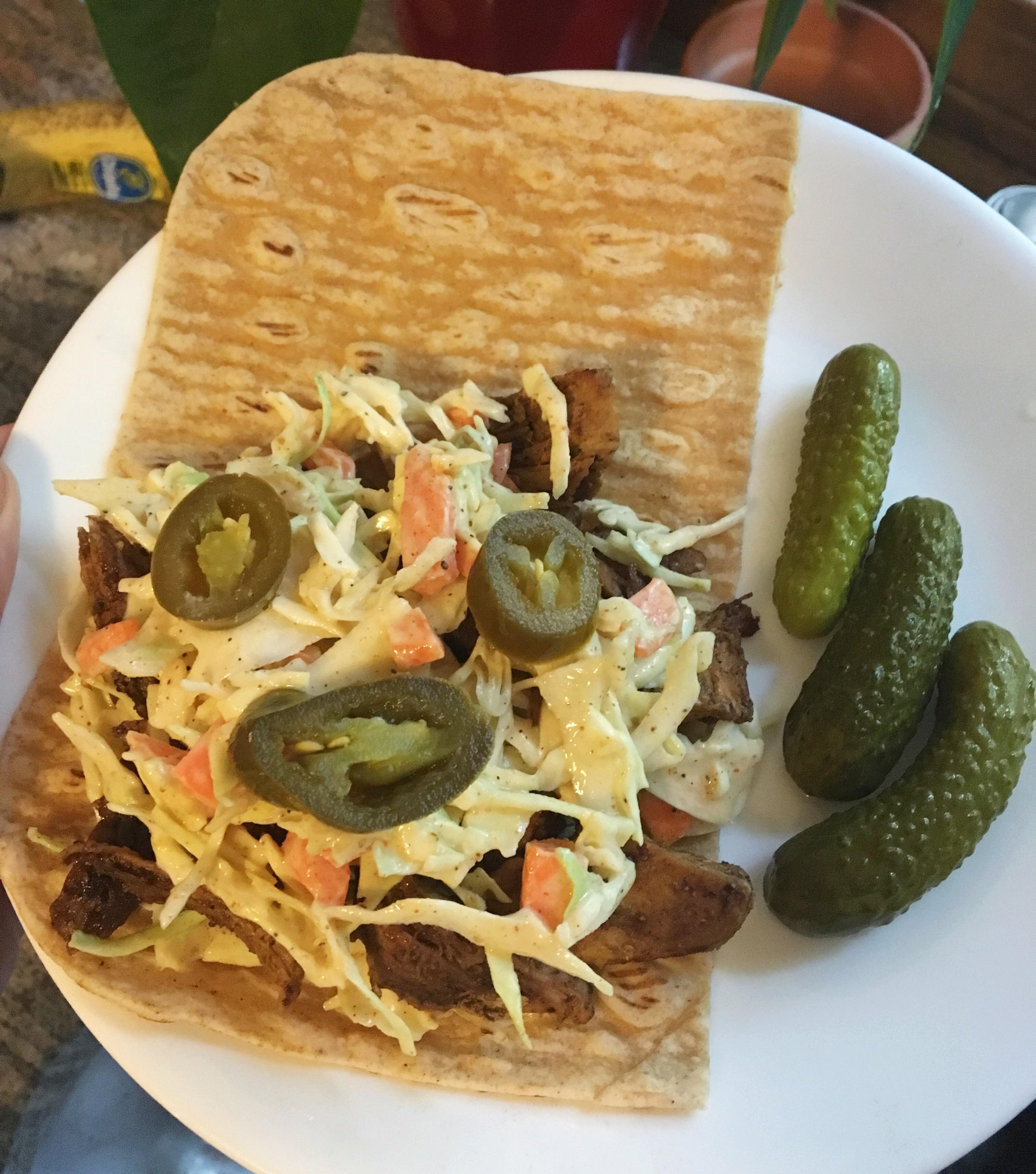 Pulled pork sandwich [258 calories] r/1200isplenty