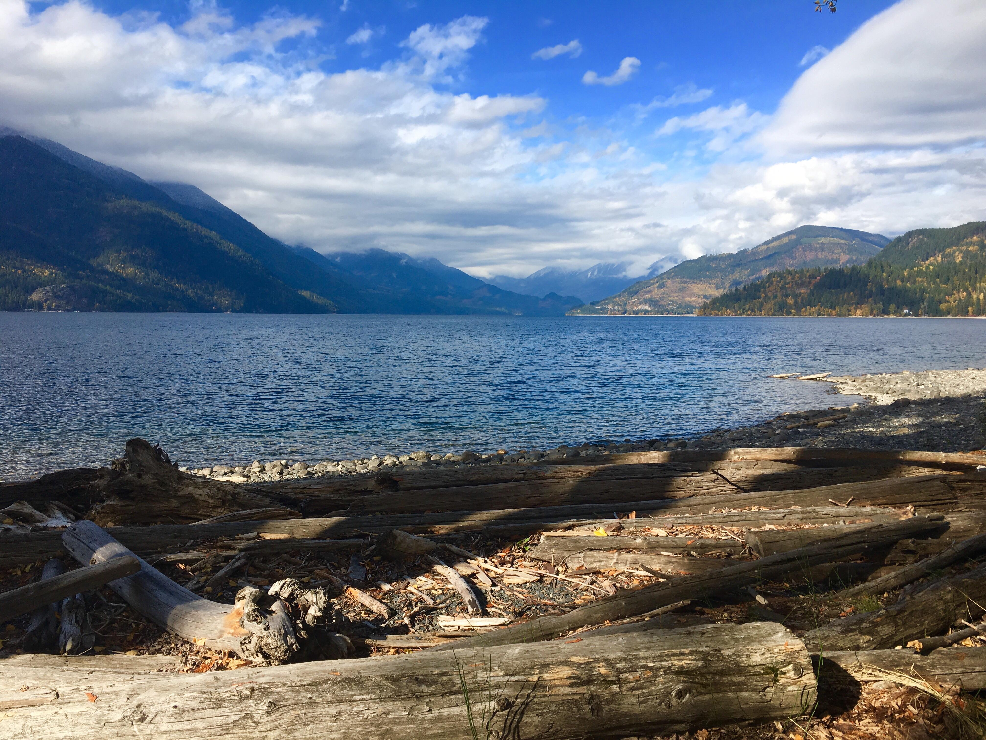 New Denver, BC r/EarthPorn