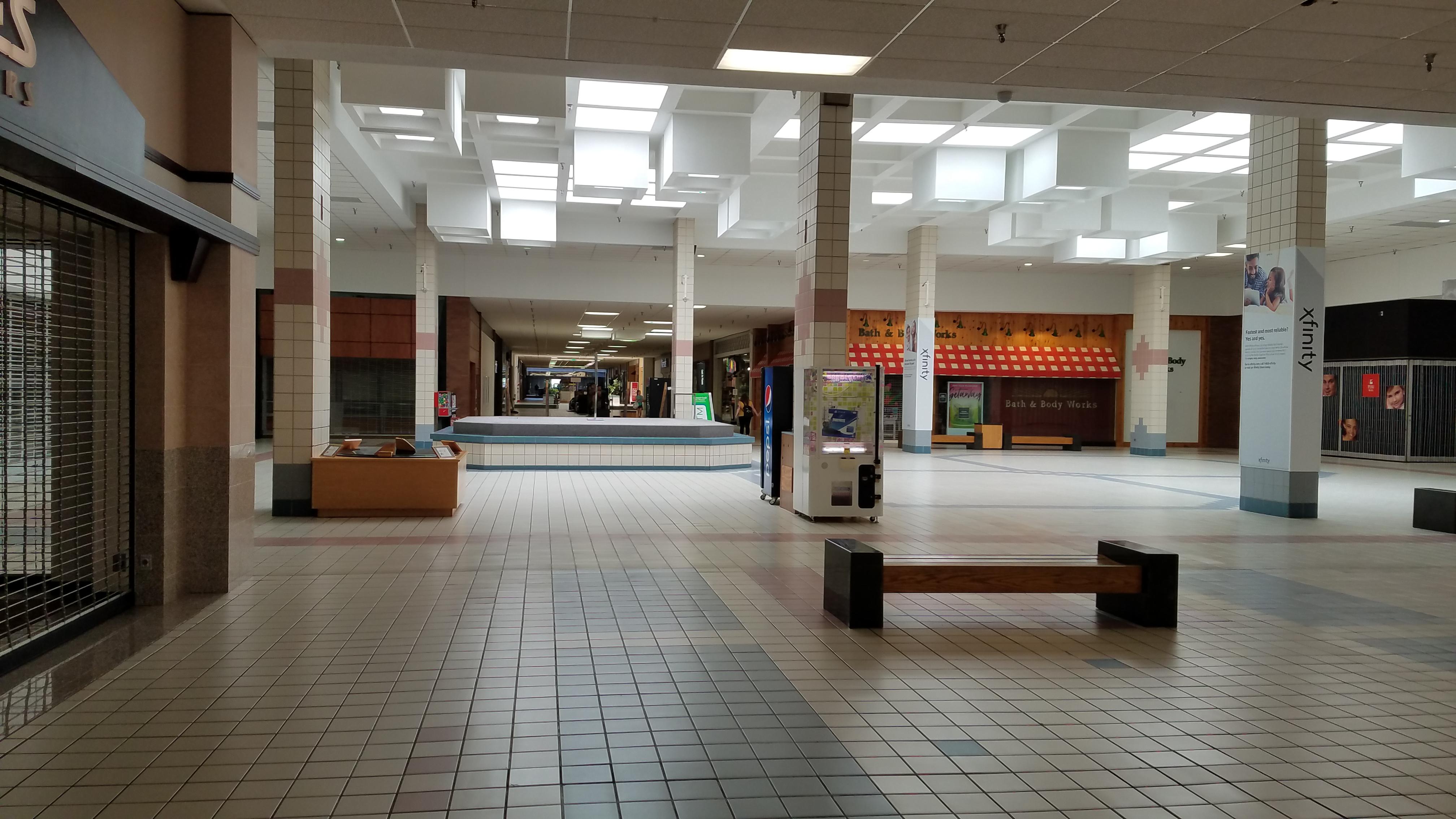 Peru Mall, Peru IL r/deadmalls
