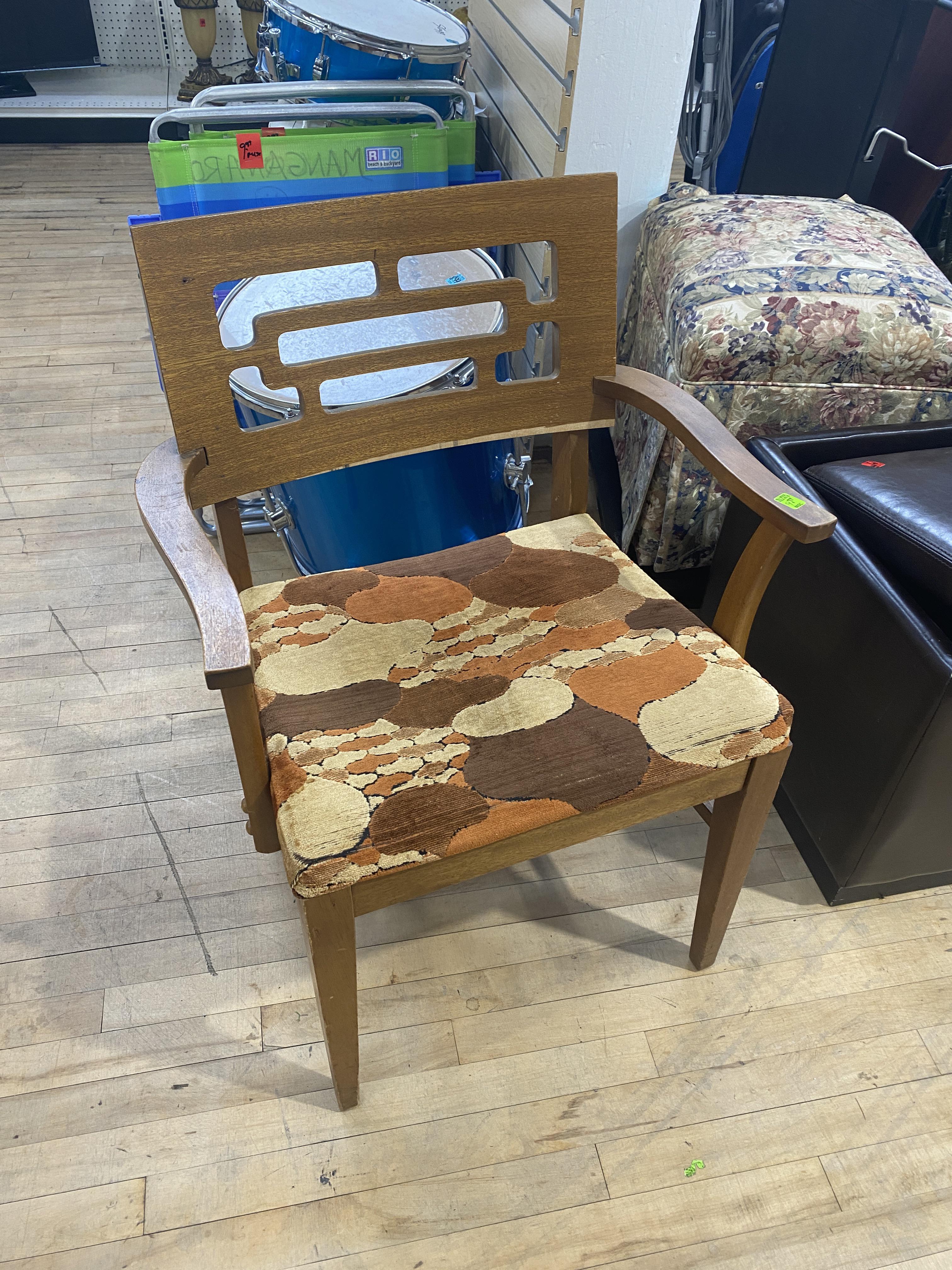 Got this chair for 5 bucks. Any tips on how to fix the chipped wood