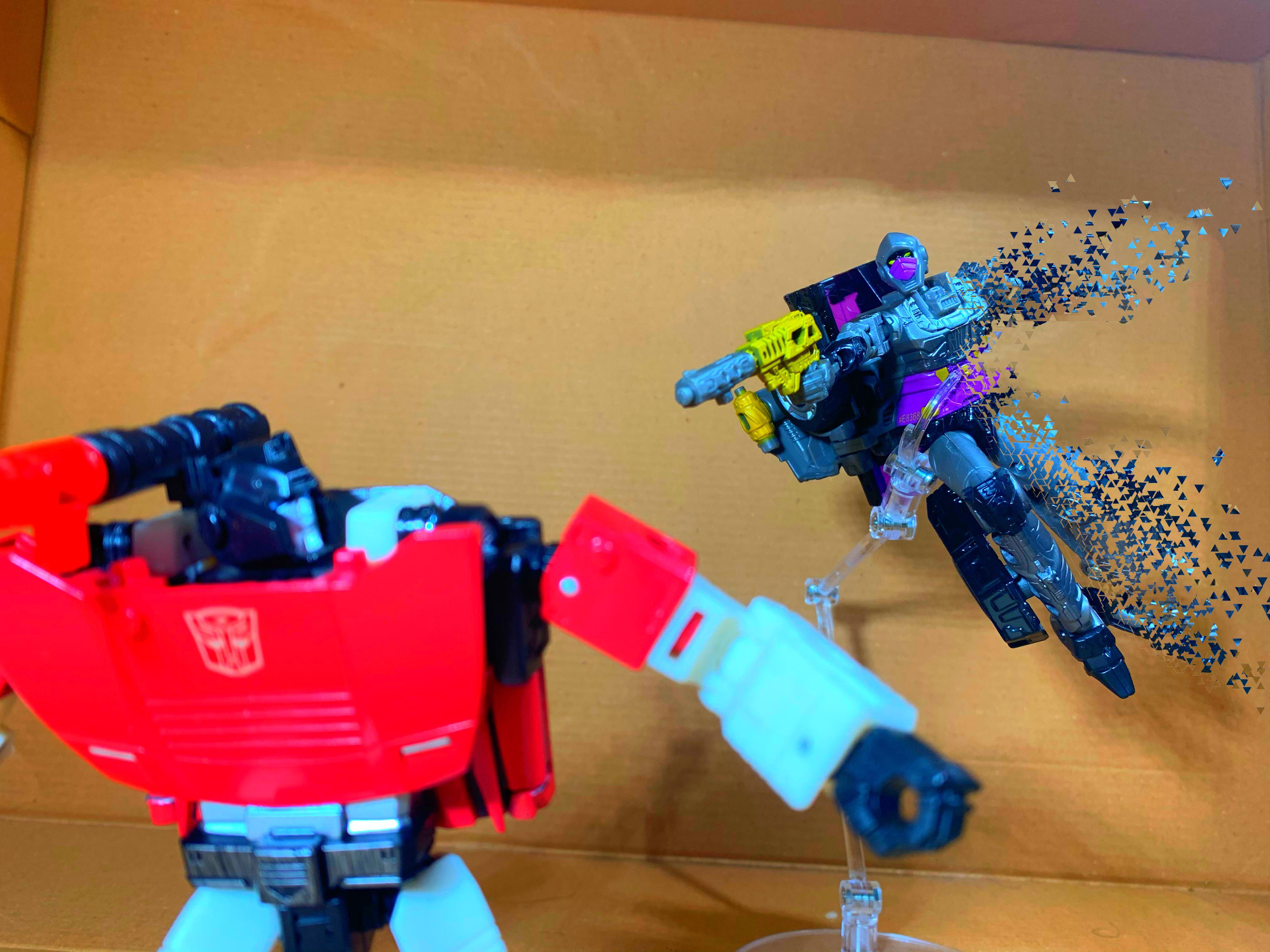 Headcanon Nightbird has a similar transformation style to the KSI