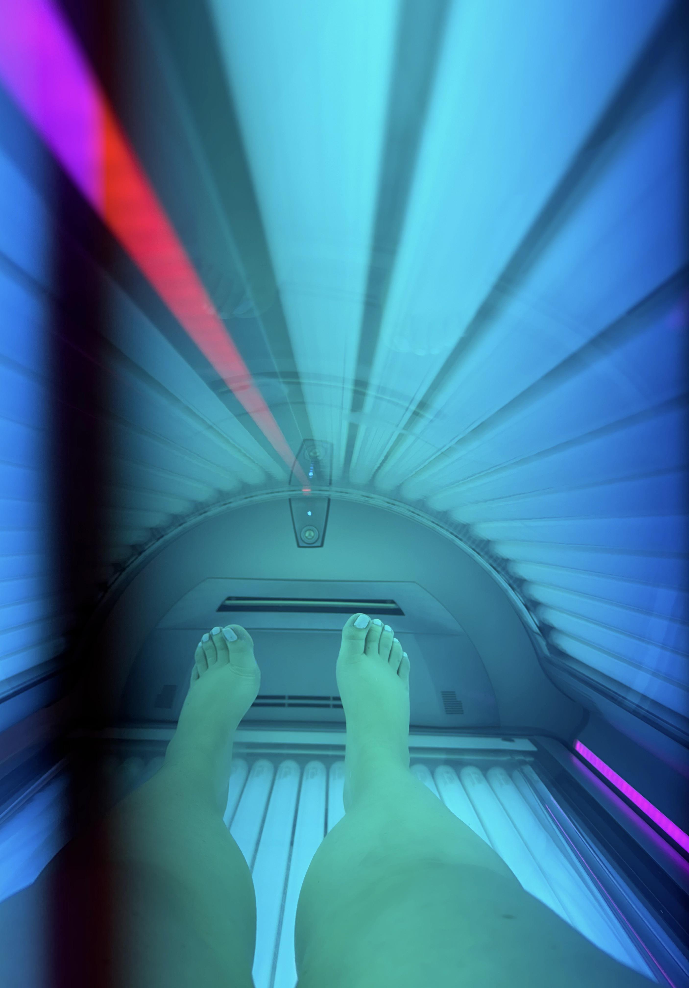 Even the sunbed gets to touch me more than you do🤣 r/dommes